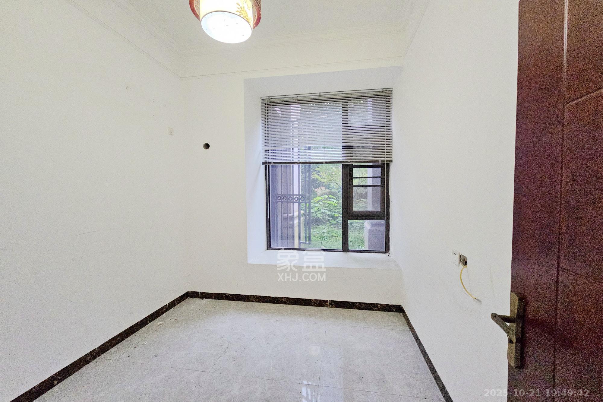 明昇壹城（明昇时代广场）一期  4室2厅2卫    268.0万卧室