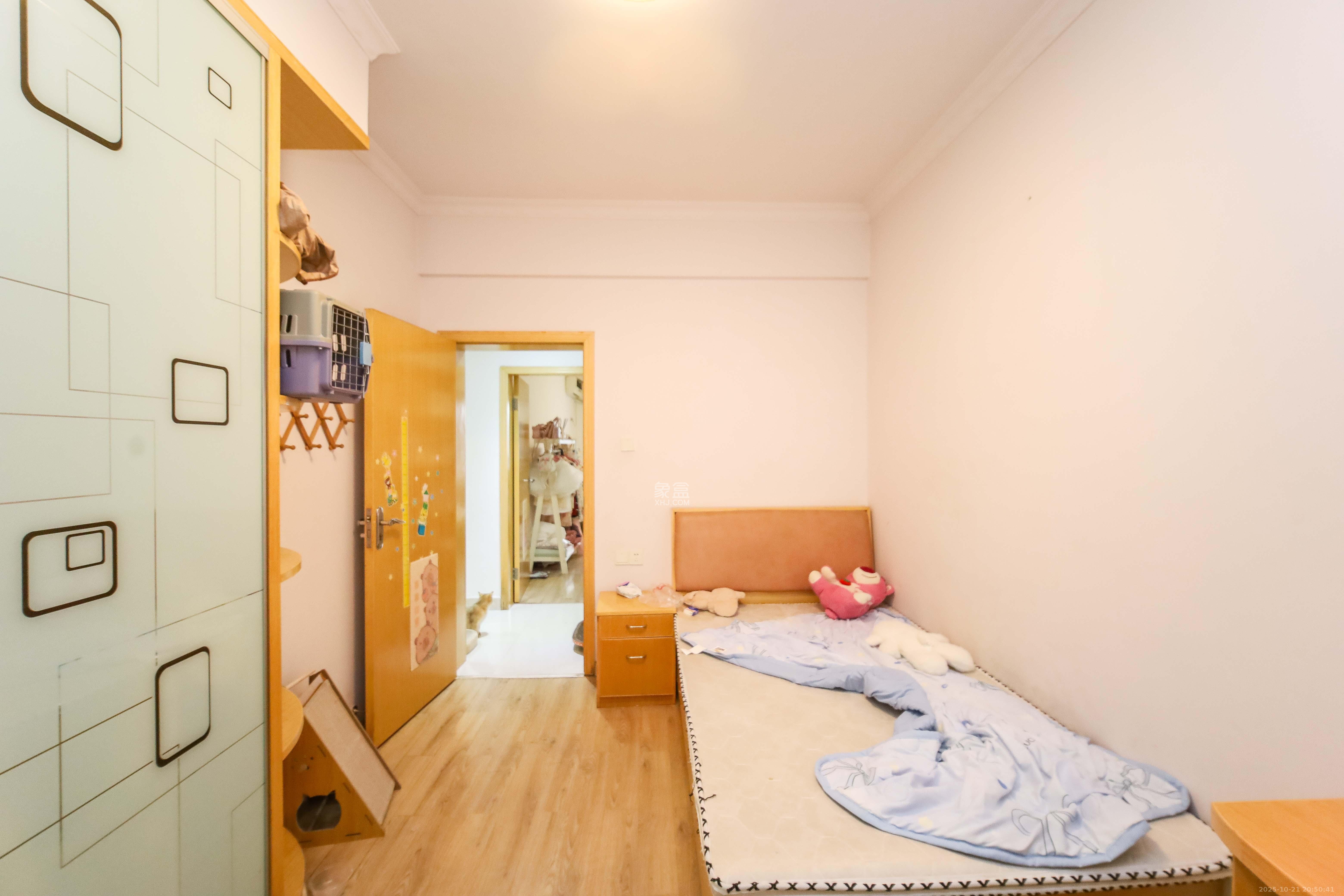 长房东郡  3室2厅2卫    138.0万卧室