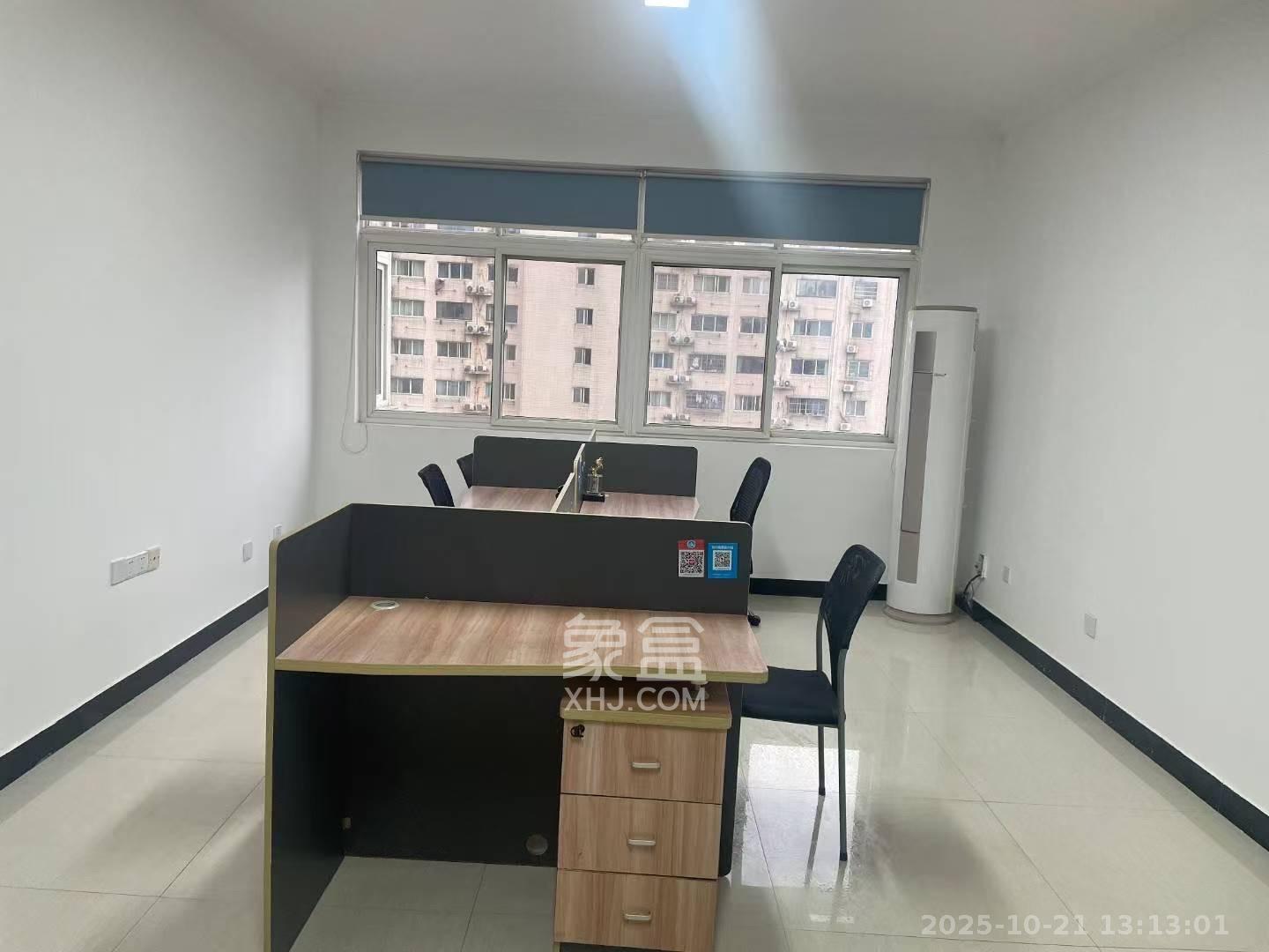 长远华樟名府  4室2厅2卫    3800.0元/月 长远华樟名府  4室2厅2卫    3800.0元/月室内图