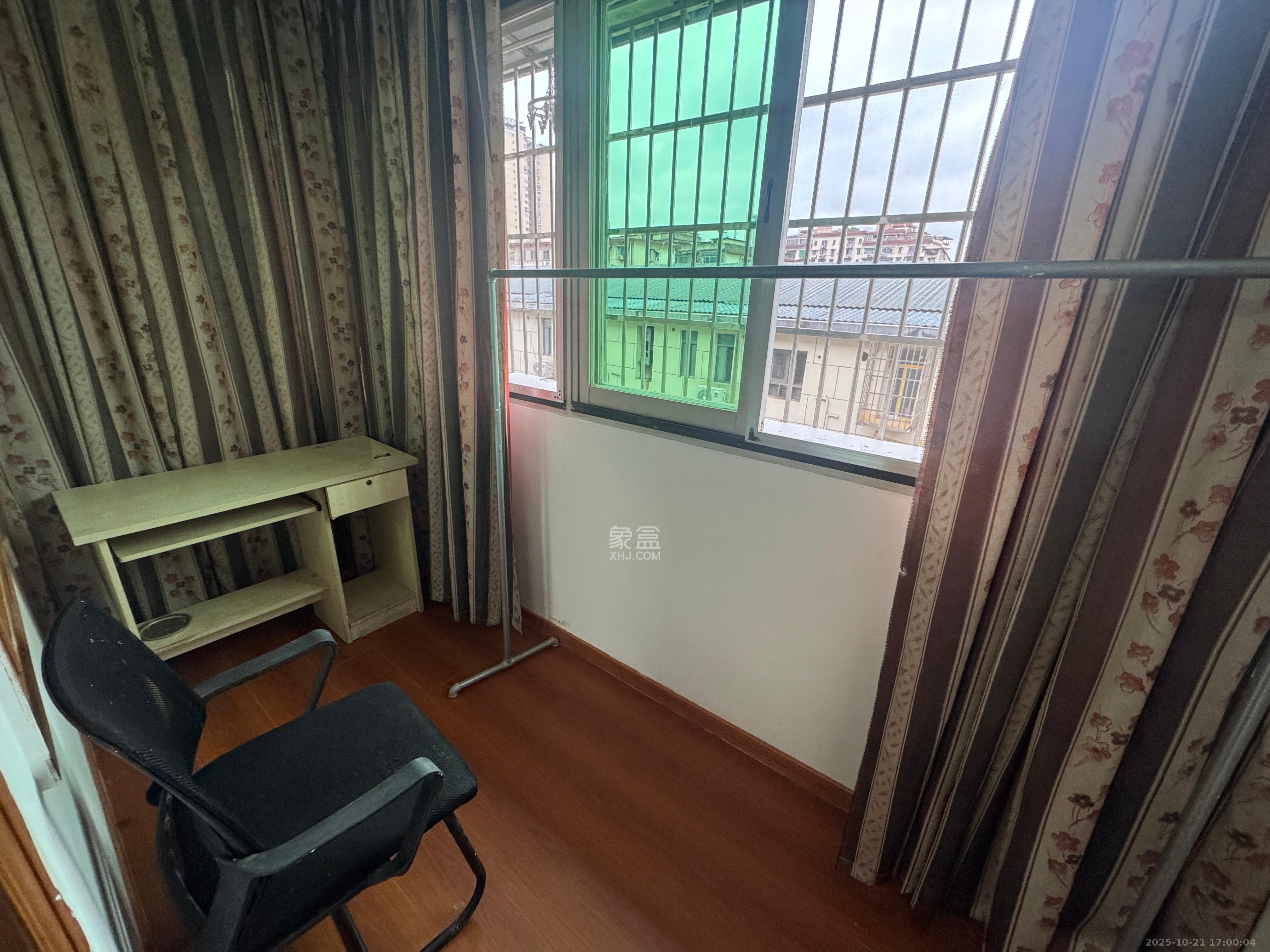 东茅街散盘  1室1厅1卫    1400.0元/月室内图