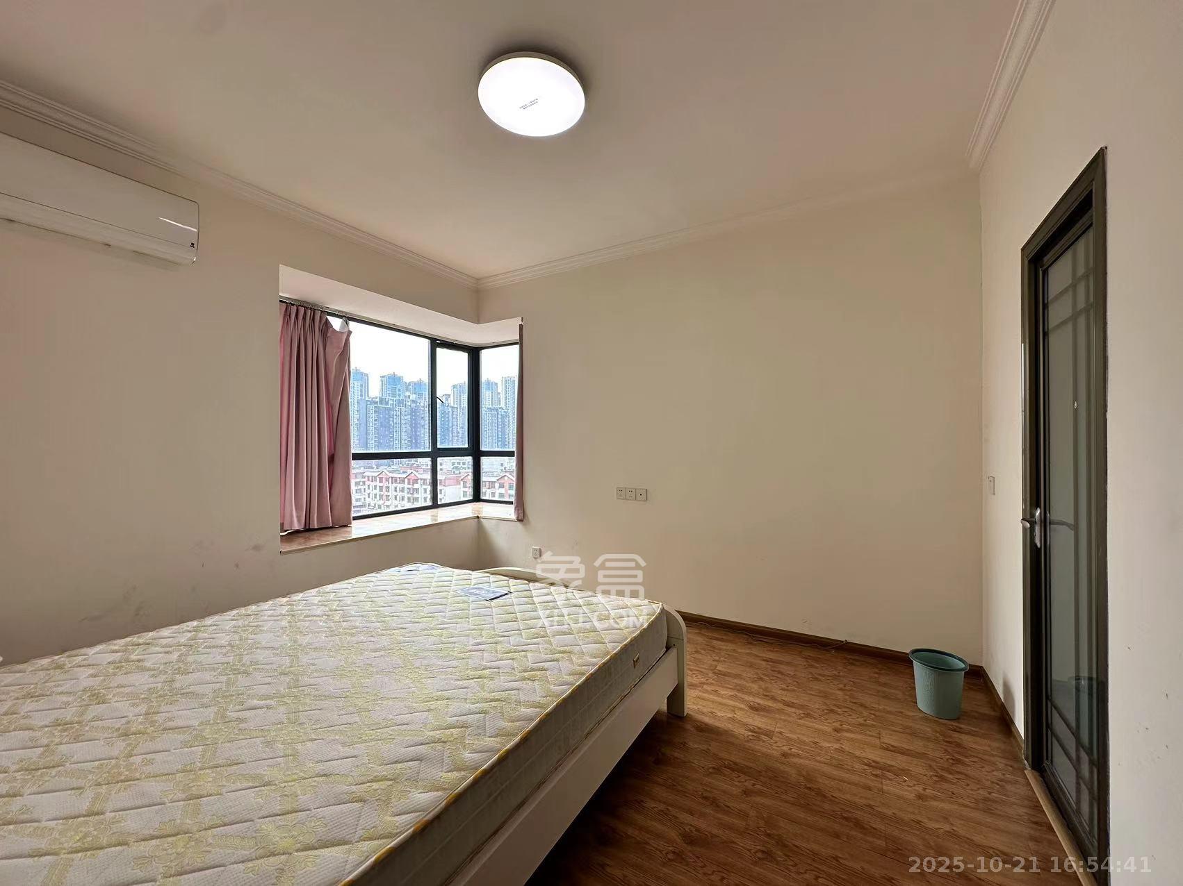 玛丽的花园（金色阳光家园）  3室2厅2卫    2000.0元/月室内图