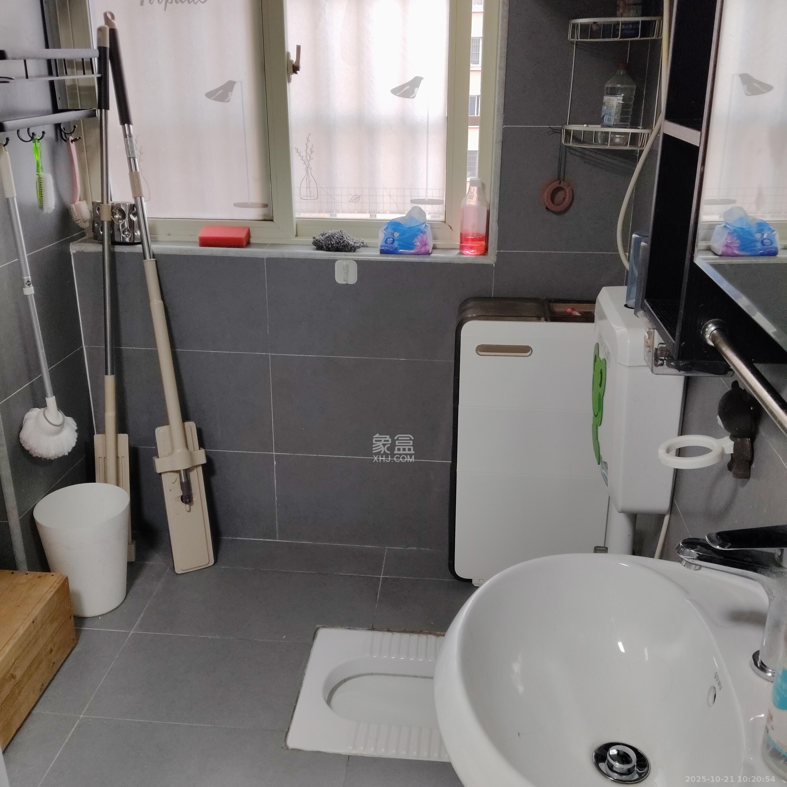 和润园一、二期  1室1厅1卫    1600.0元/月 和润园一、二期  1室1厅1卫    1600.0元/月室内图