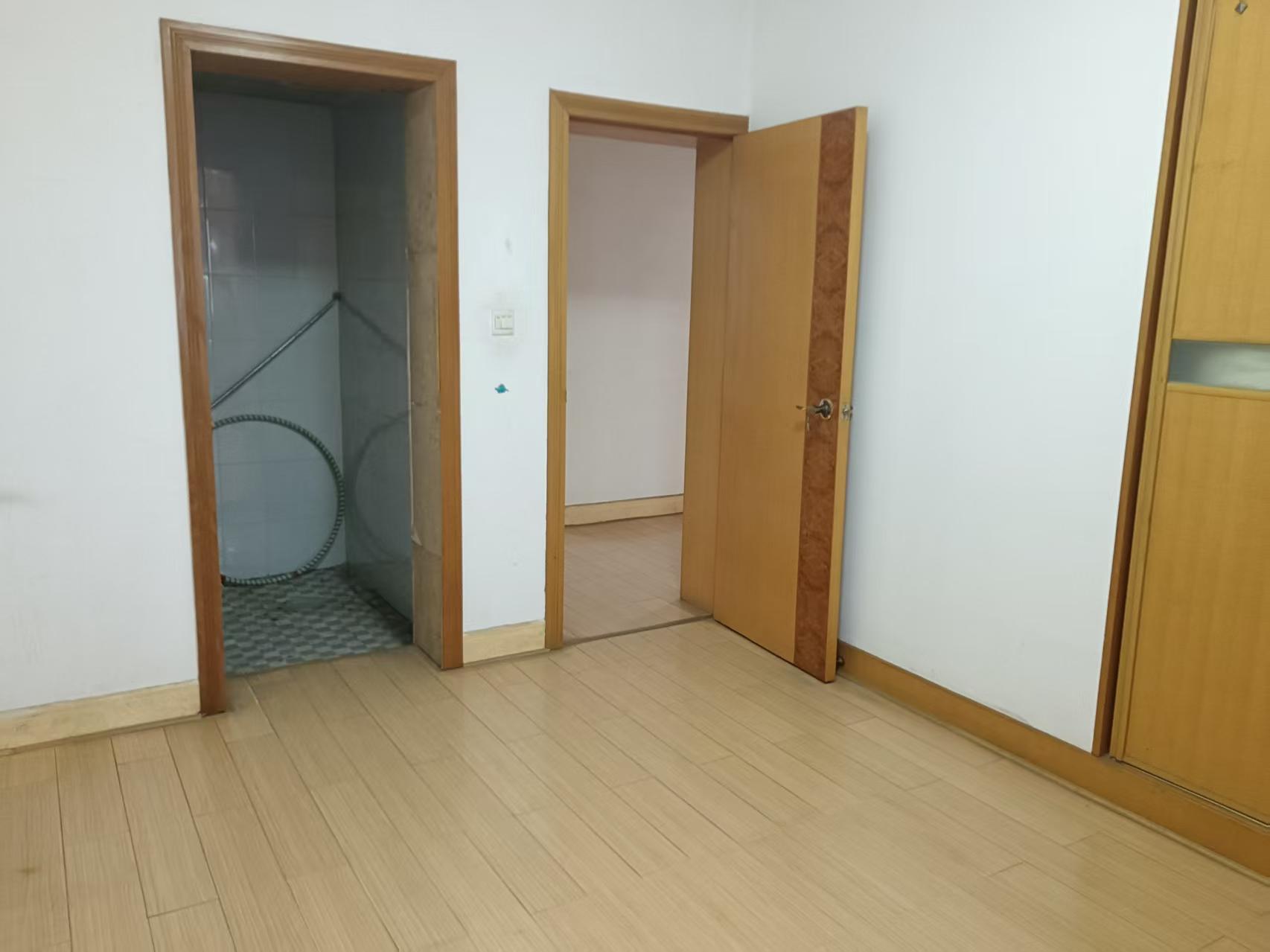 赫山区桃花仑办事处茶亭街社区  3室2厅1卫    28.8万室内图