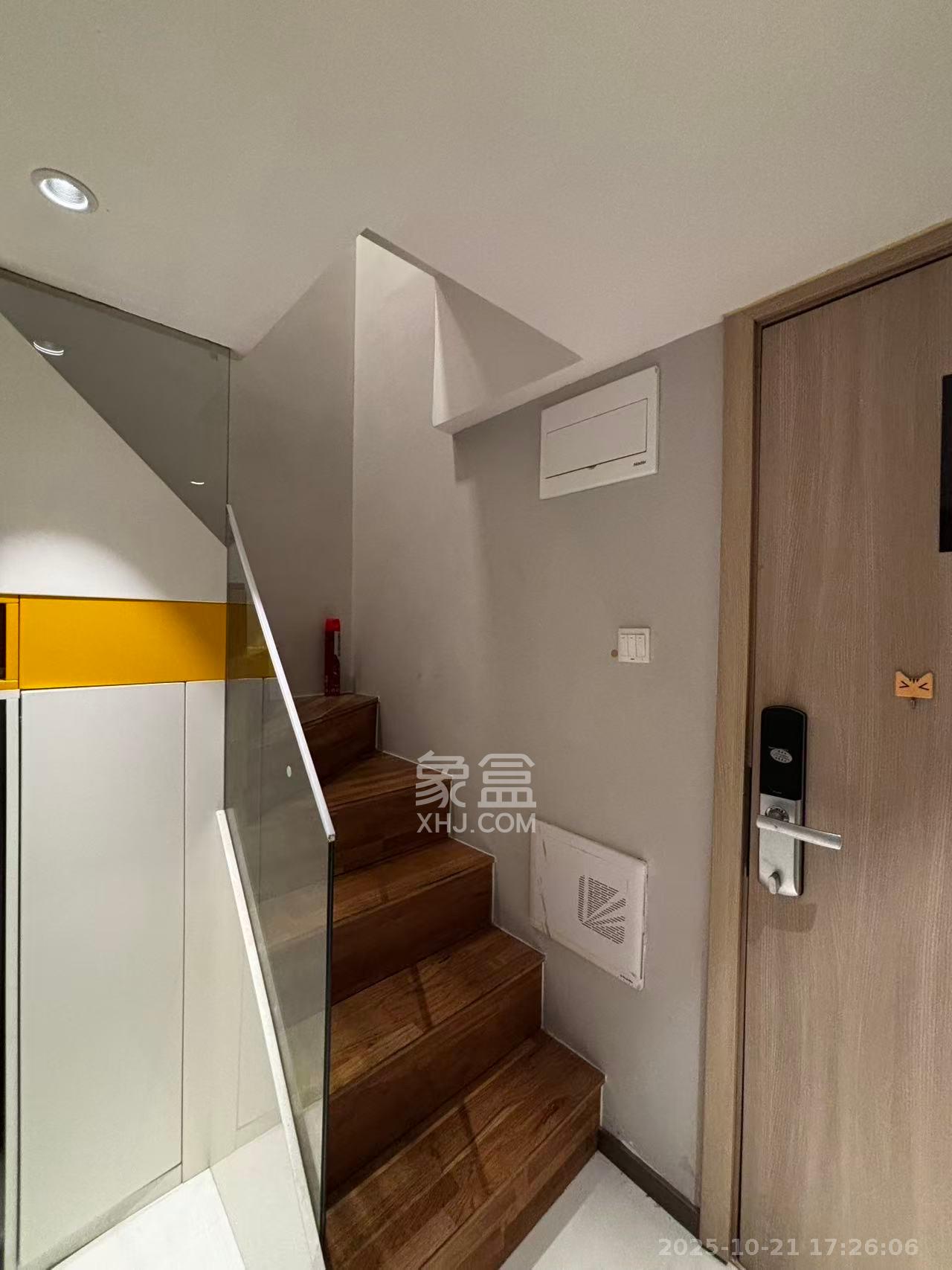 时代年华  2室1厅2卫    1800.0元/月室内图