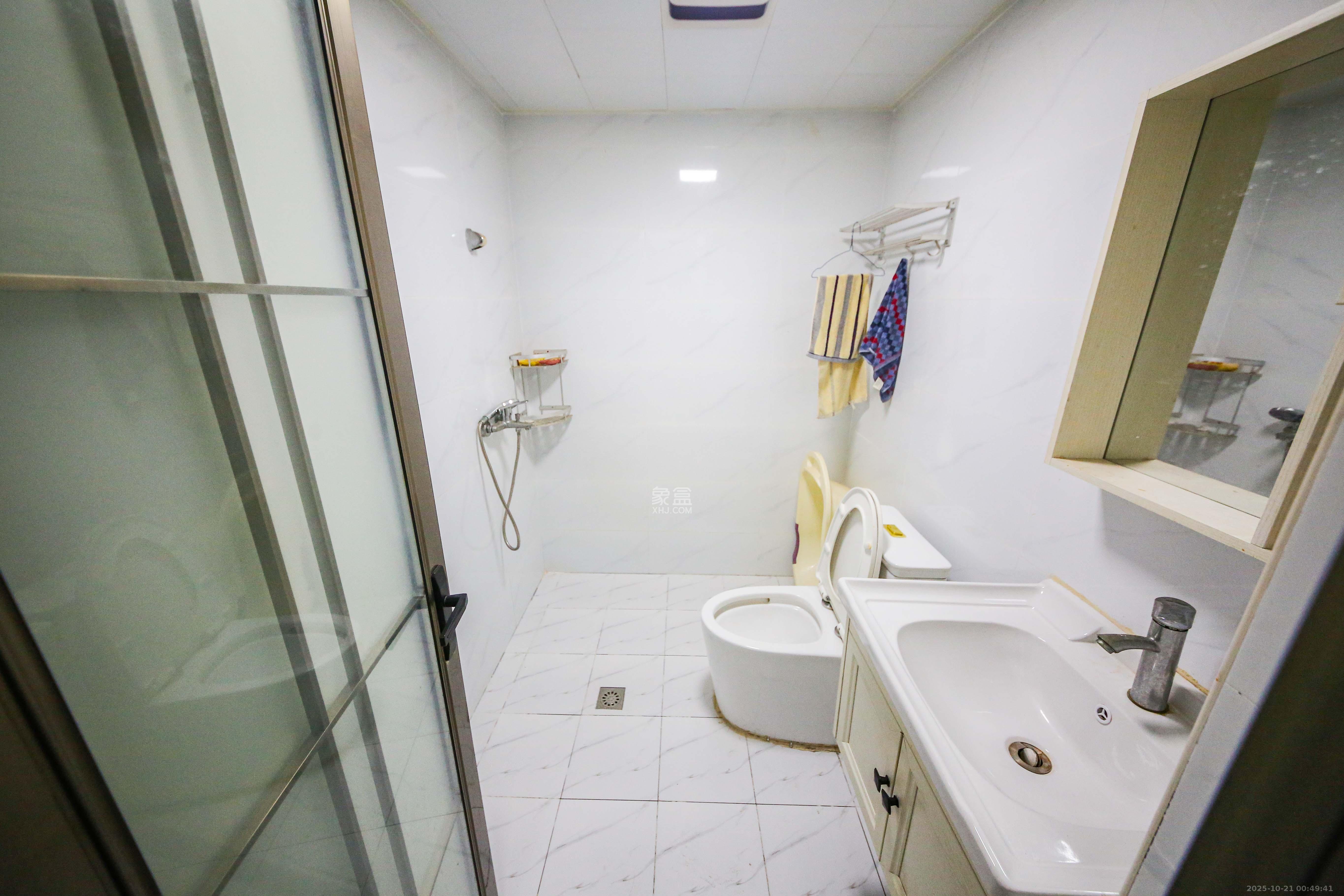 克拉美丽山庄（晟领国际）  4室2厅2卫    134.8万卫生间