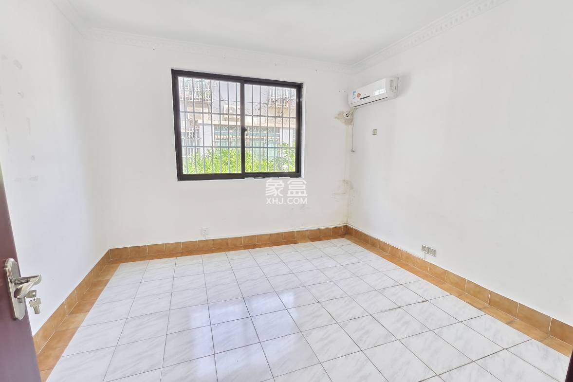 美舍小区(美舍河开发区) 10室2厅3卫 13500.0元/月 美舍小区(美舍河开发区) 10室2厅3卫 13500.0元/月室内图