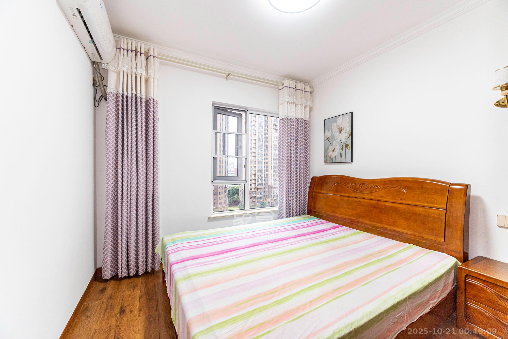 荣盛花语城  3室2厅1卫    66.0万卧室