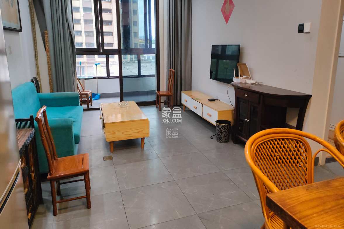 华润置地广场二期  2室2厅1卫    1800.0元/月 华润置地广场二期  2室2厅1卫    1800.0元/月室内图