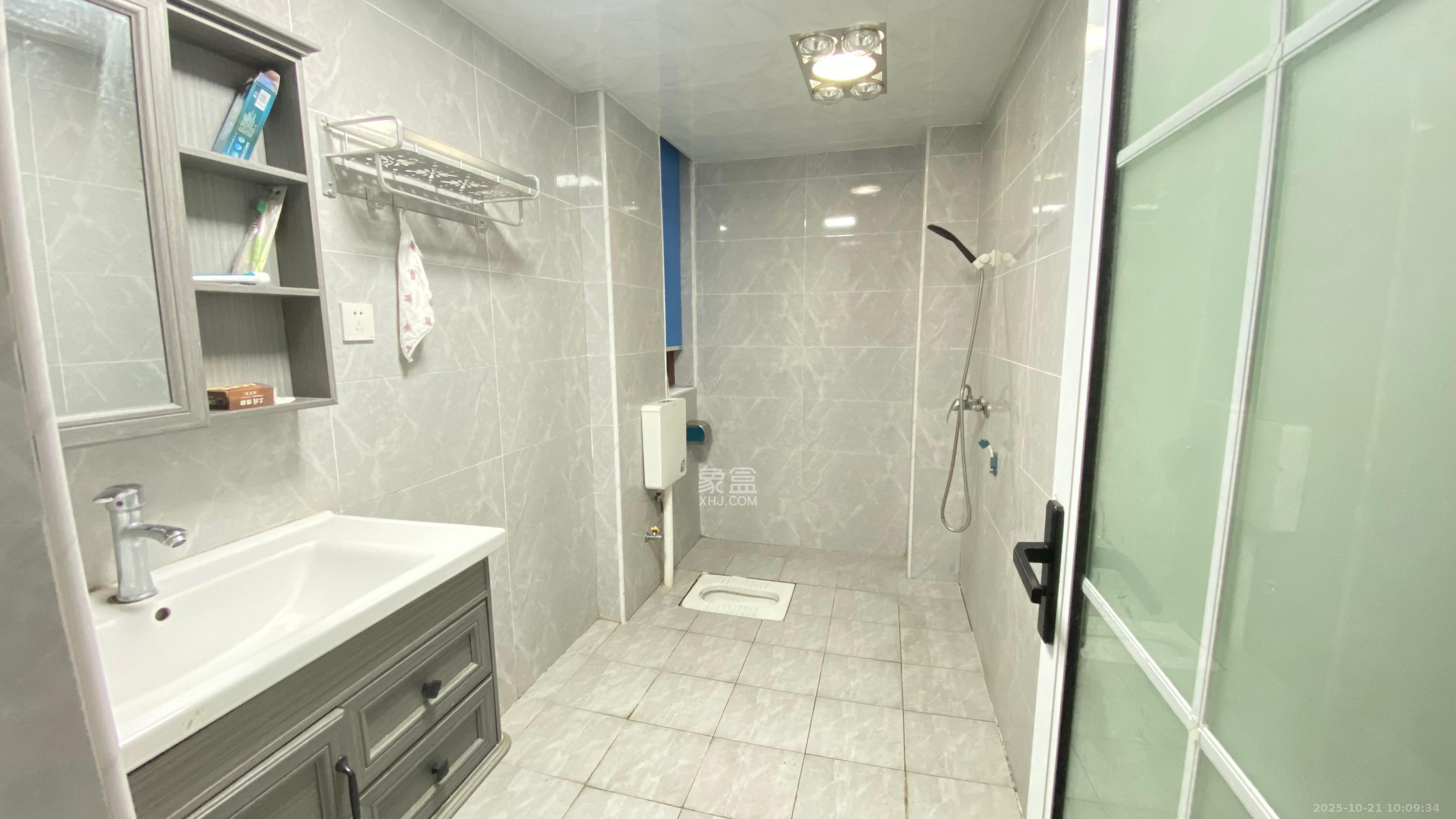 顺天御岭  4室2厅2卫    2200.0元/月 顺天御岭  4室2厅2卫    2200.0元/月室内图