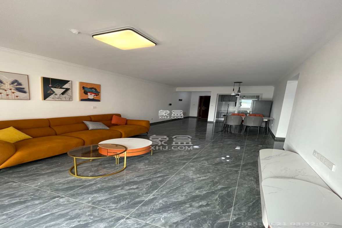 卓越浅水湾  3室2厅2卫    2600.0元/月 卓越浅水湾  3室2厅2卫    2600.0元/月室内图