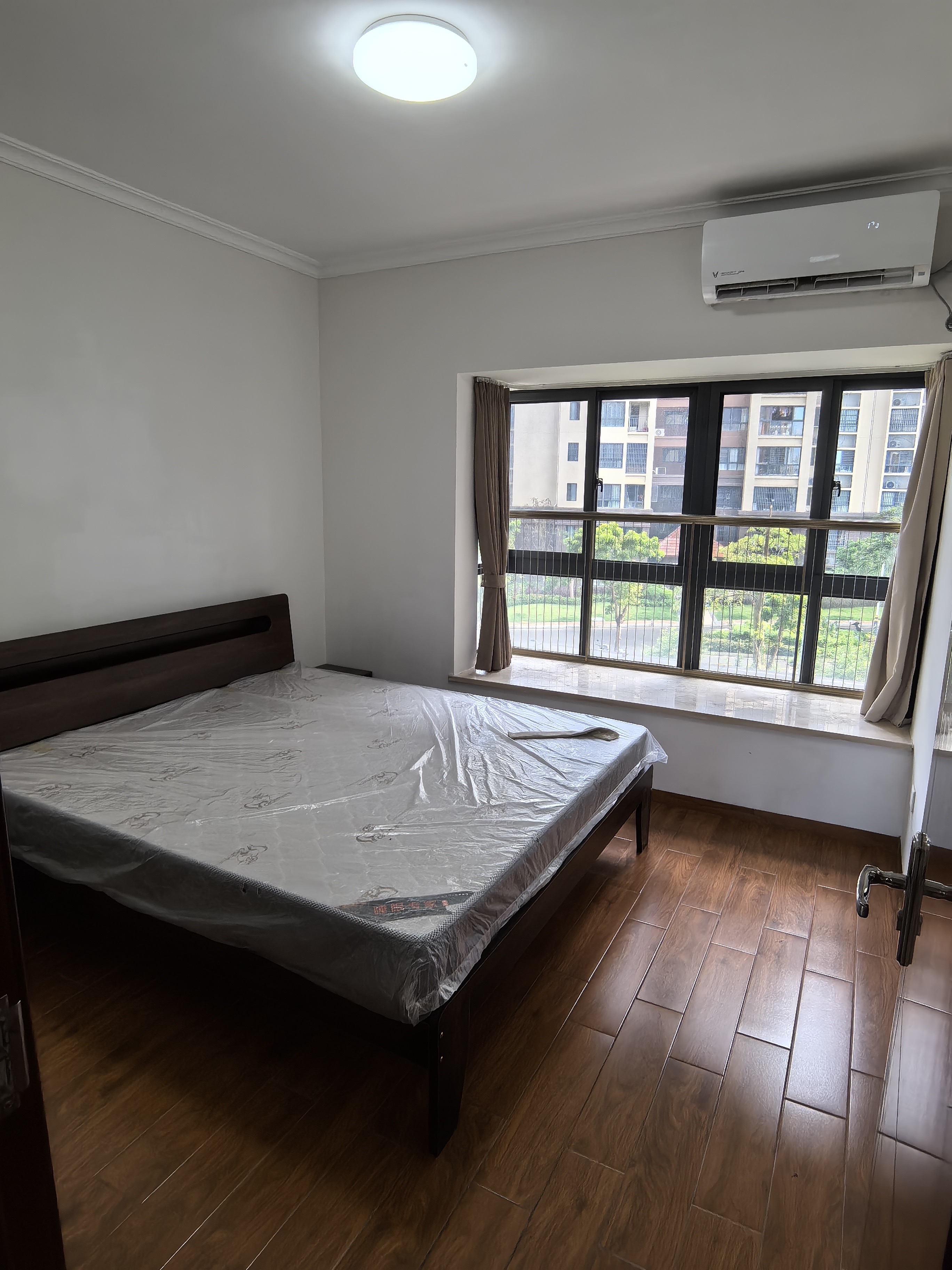 南海幸福汇  4室2厅1卫    2600.0元/月室内图