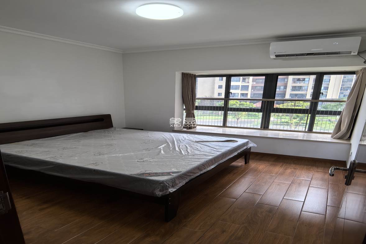 南海幸福汇 4室2厅1卫 2600.0元/月 南海幸福汇 4室2厅1卫 2600.0元/月室内图