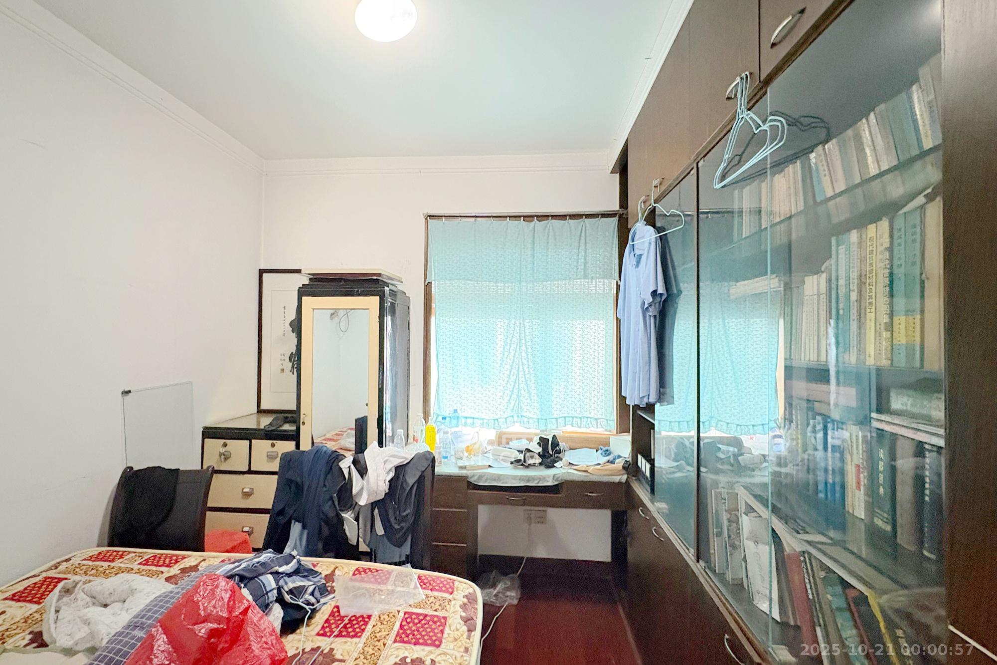 王府花园  3室2厅2卫    122.0万其他