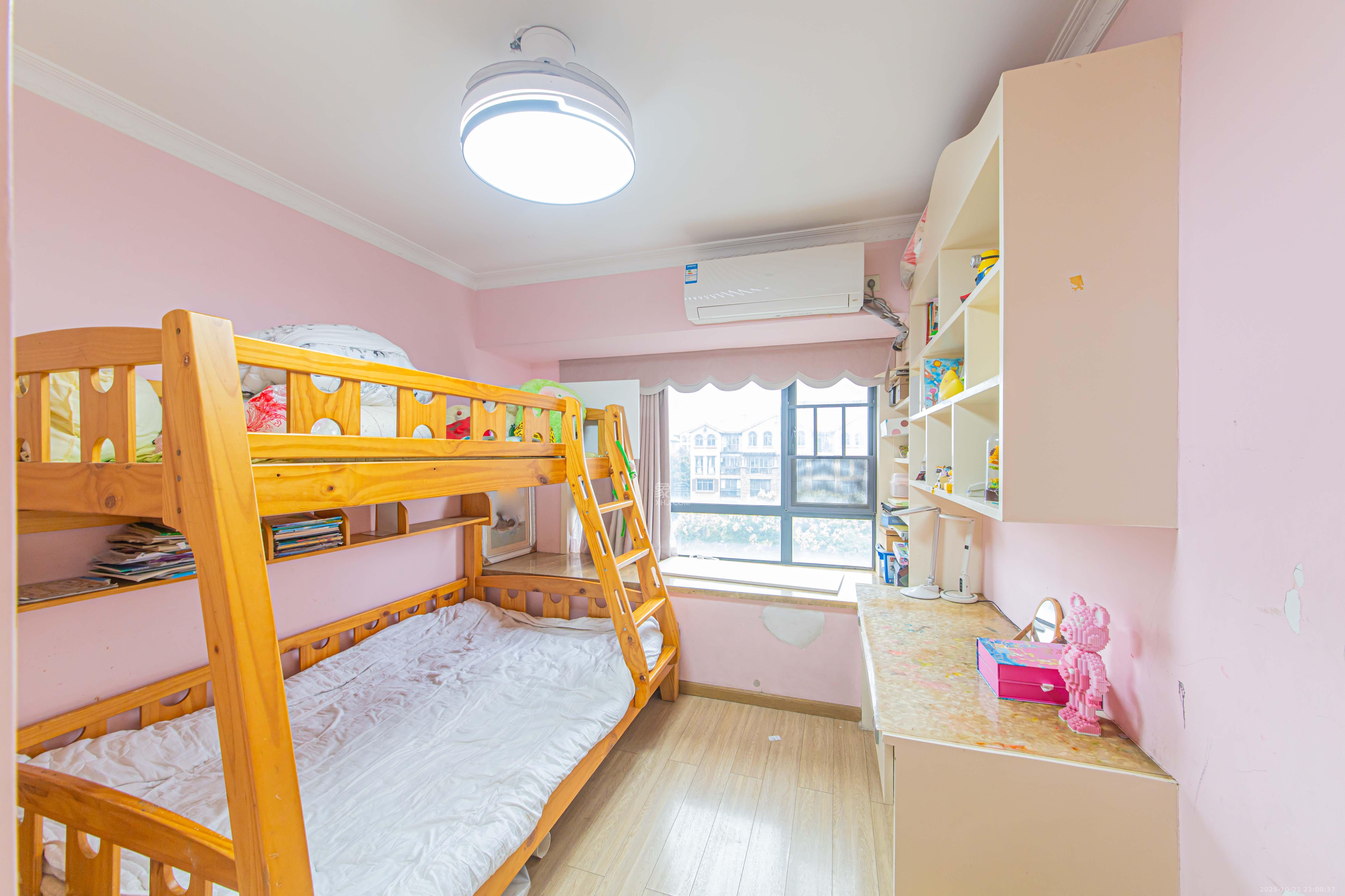 中建芙蓉嘉苑  3室2厅2卫    118.0万卧室