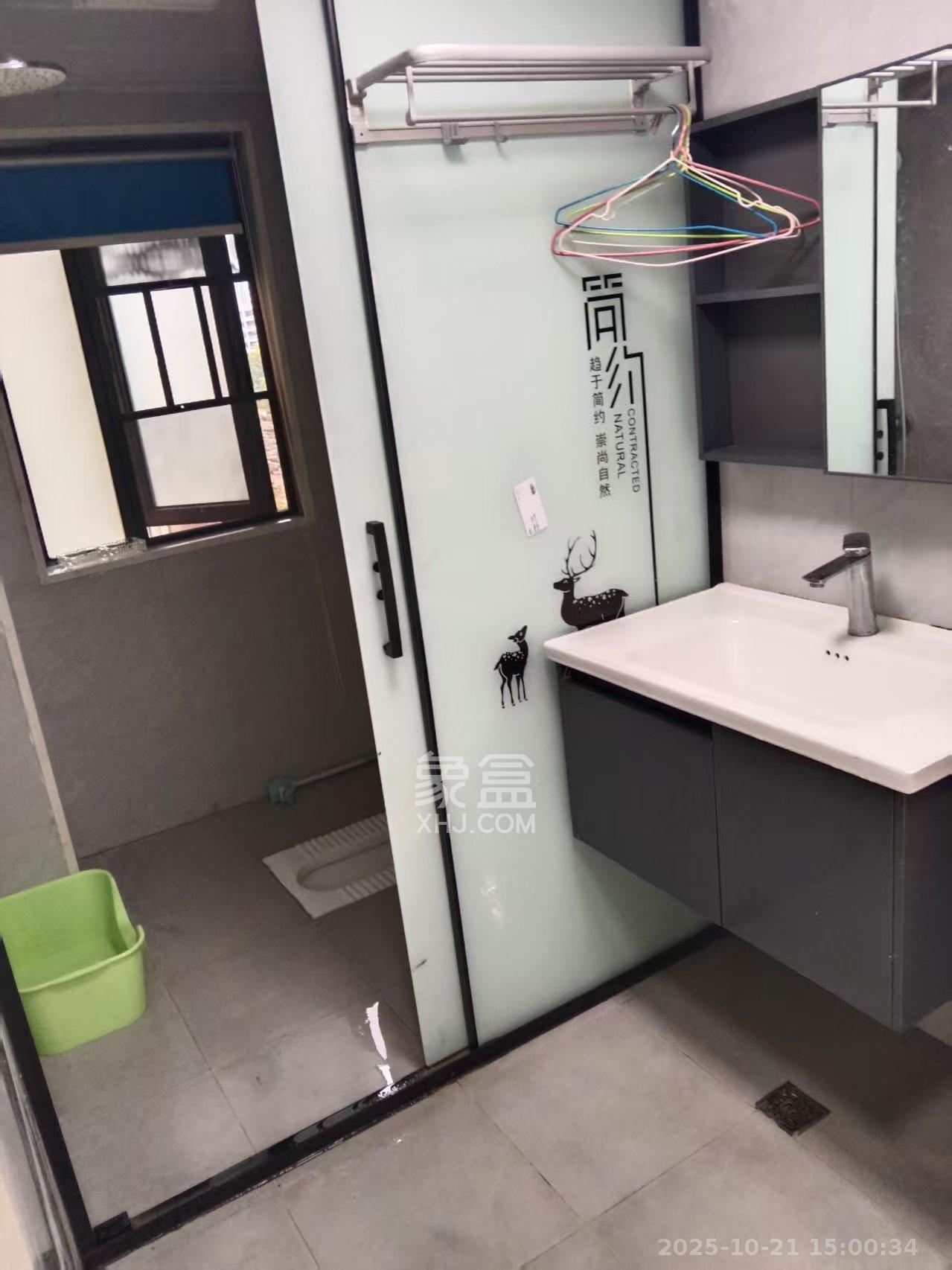 金南家园三期  3室2厅2卫    2500.0元/月室内图