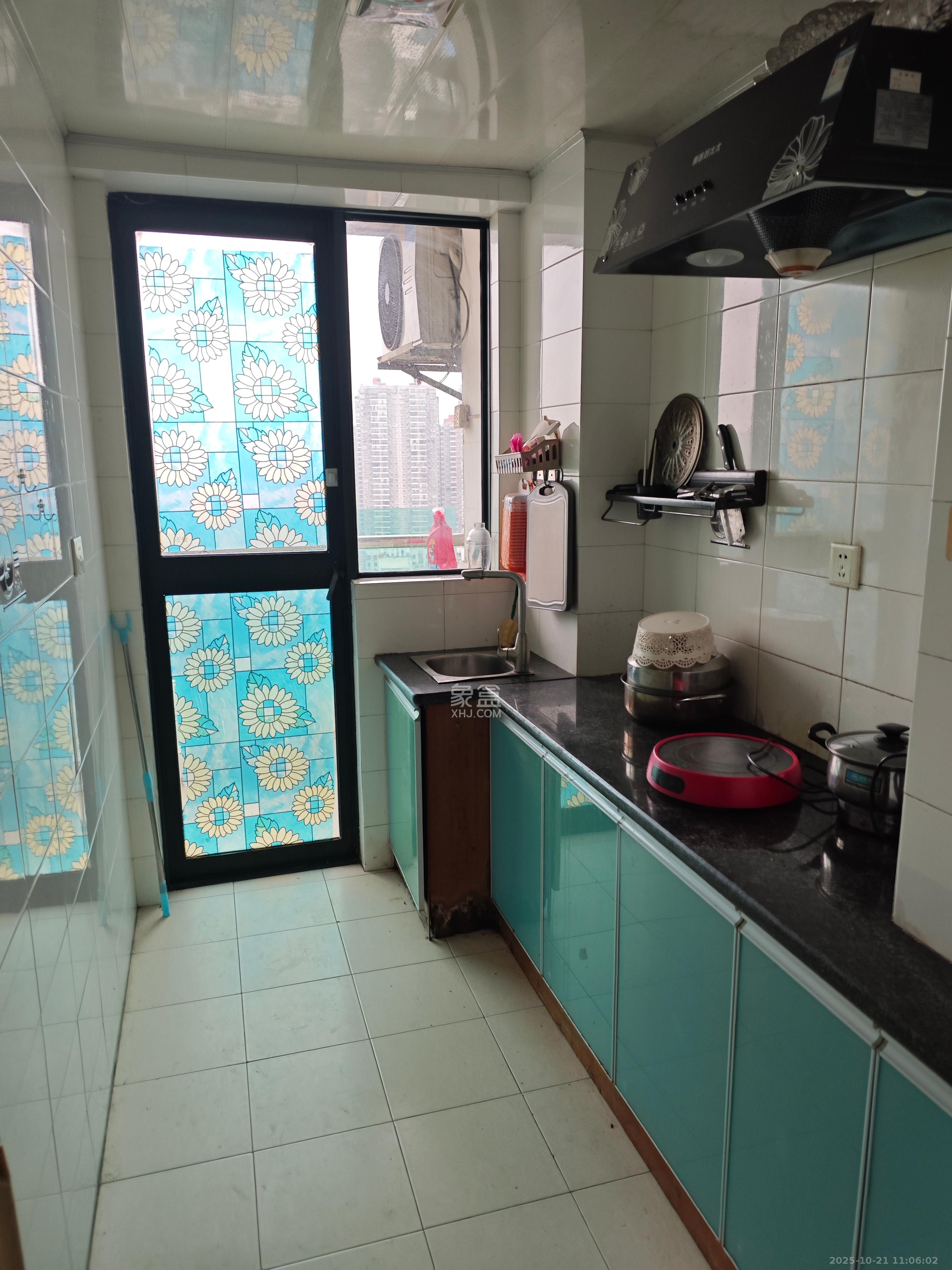 上东印象  1室1厅1卫    1300.0元/月室内图