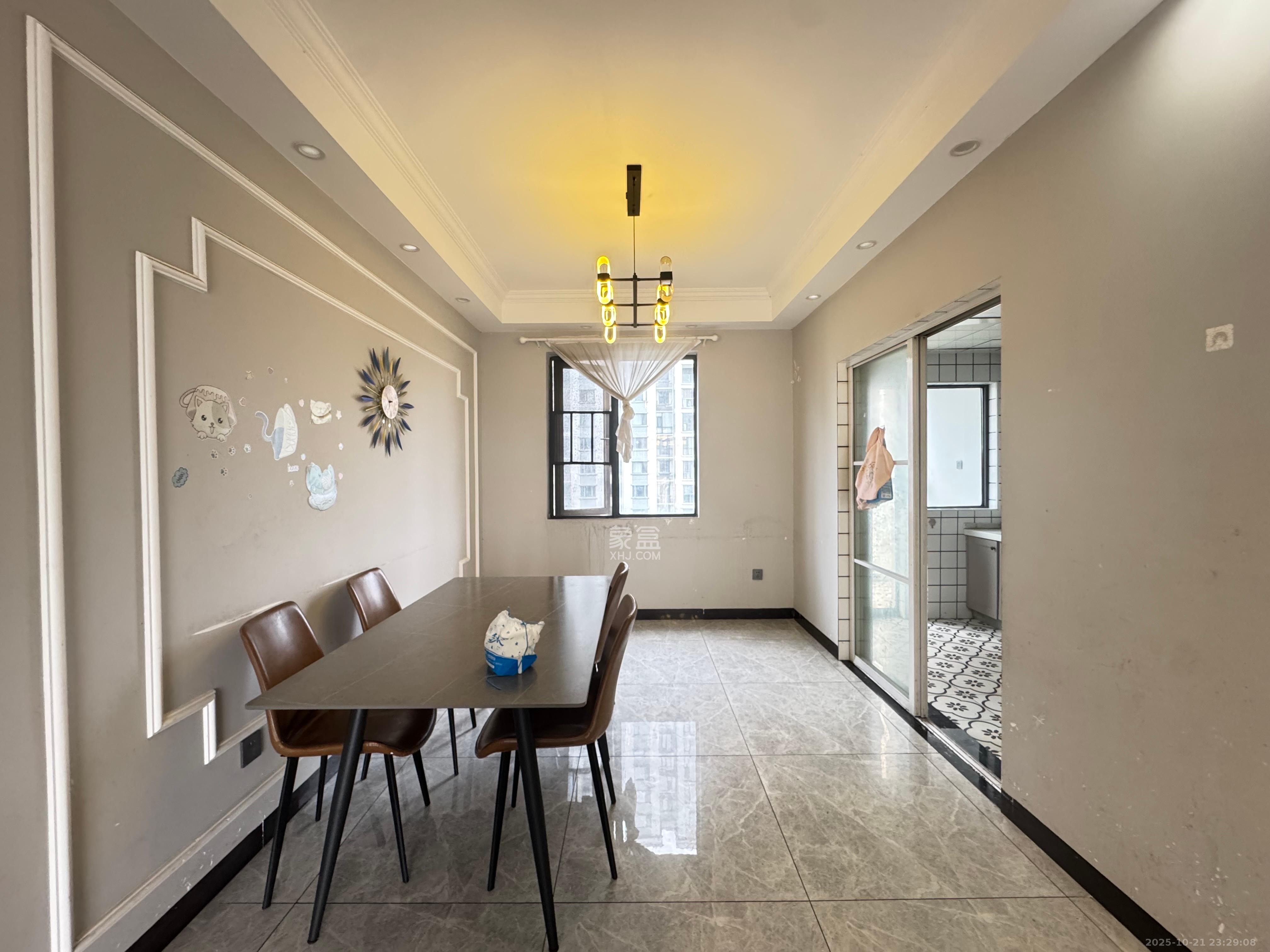 恒大绿洲  4室2厅2卫    6000.0元/月室内图