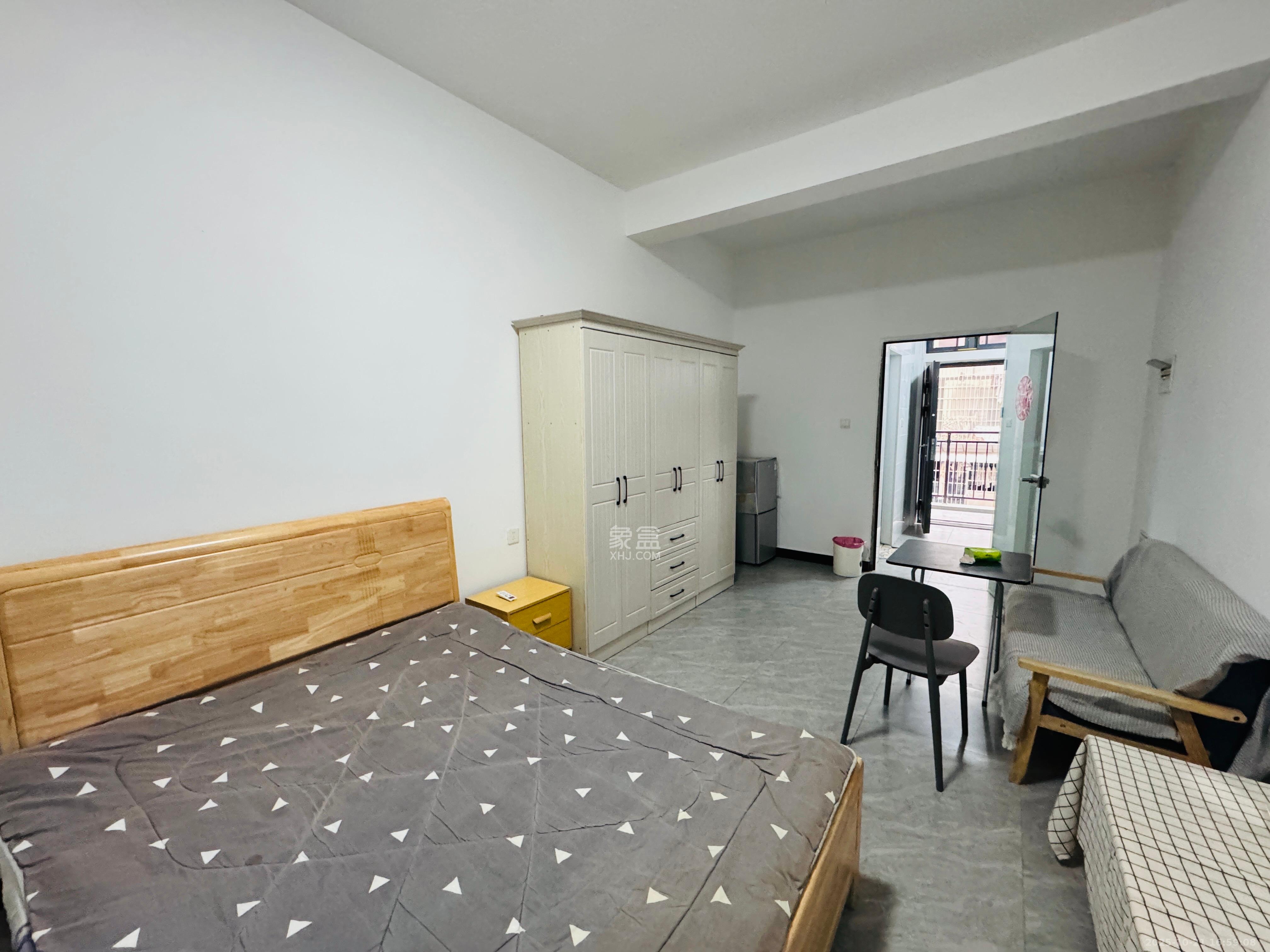 湖开小区(湖南开关厂宿舍)/南大桥社区 1室1厅1卫 1000.0元/月 湖开小区(湖南开关厂宿舍)/南大桥社区 1室1厅1卫 1000.0元/月室内图