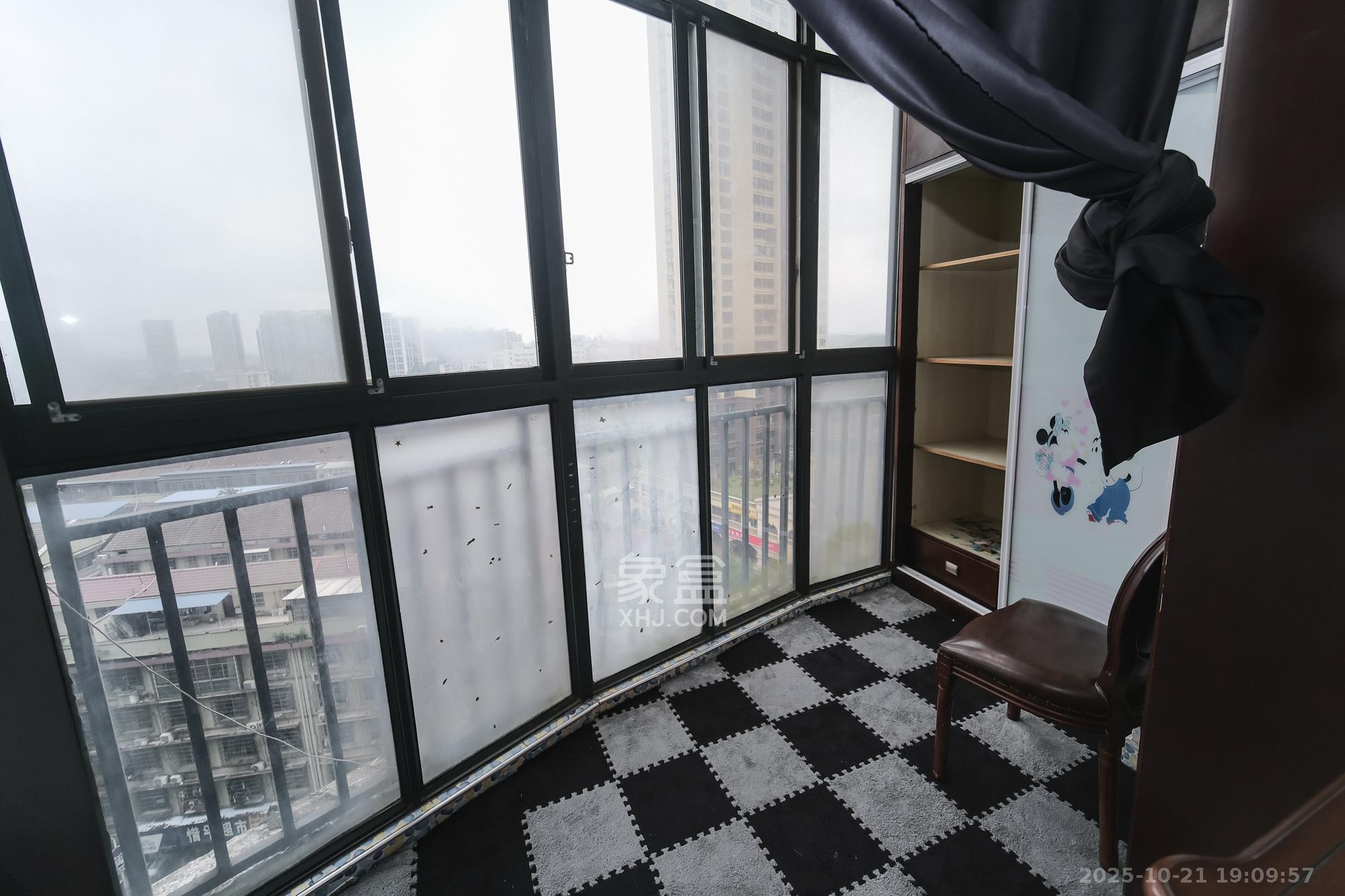 圆梦完美生活  3室2厅2卫    69.8万阳台