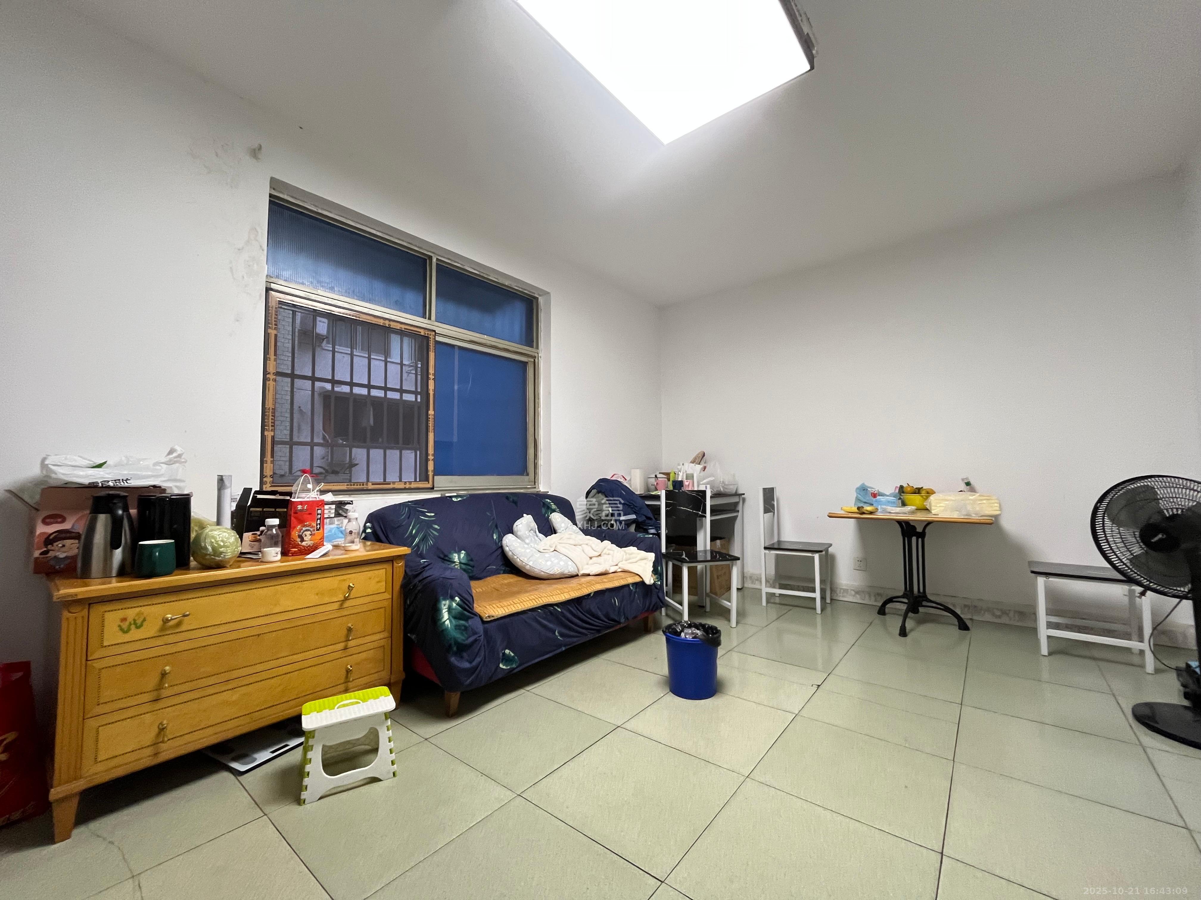 化油器厂宿舍  2室1厅1卫    2200.0元/月