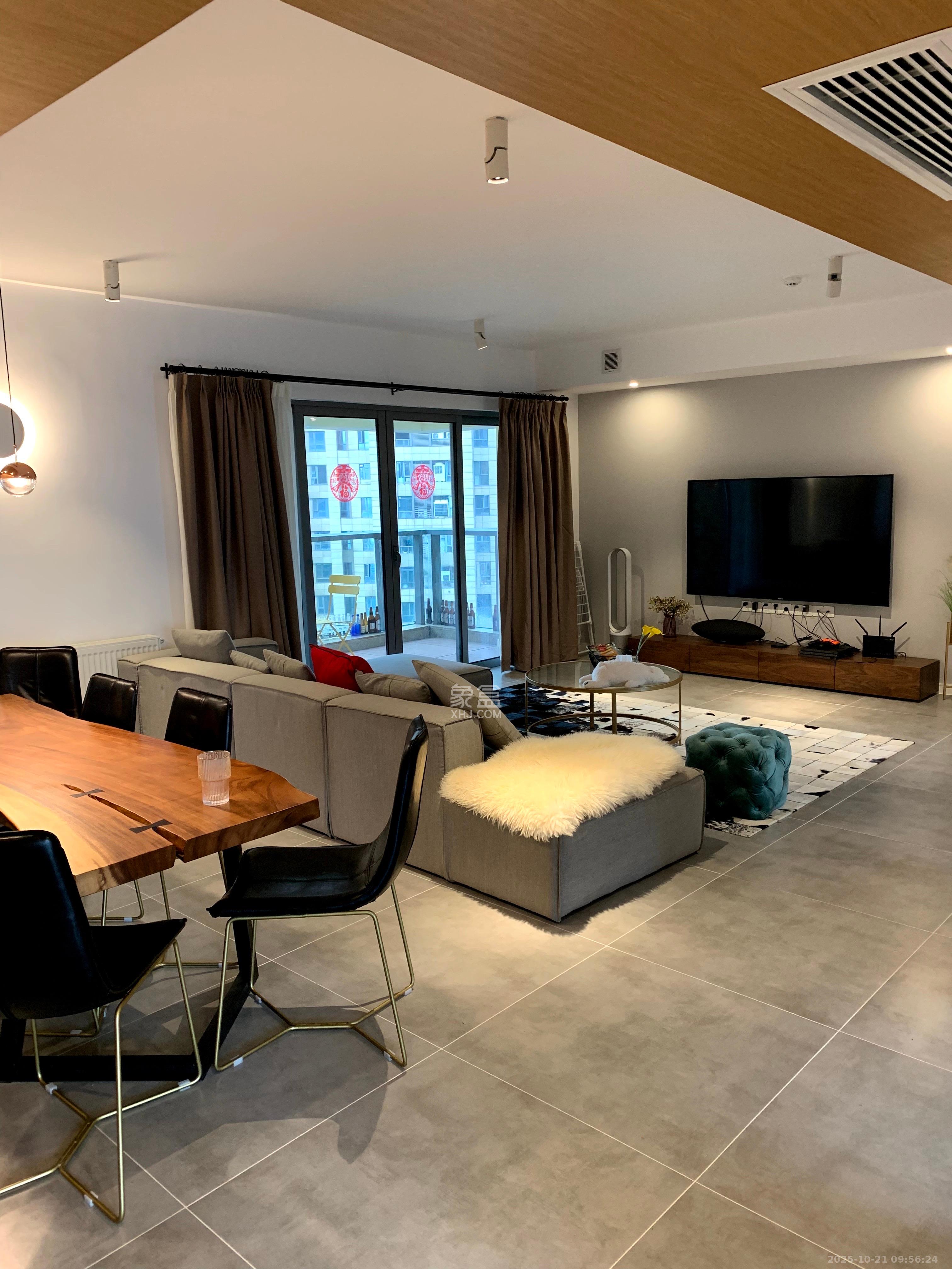 保利国际广场  1室2厅1卫    8800.0元/月 保利国际广场  1室2厅1卫    8800.0元/月室内图