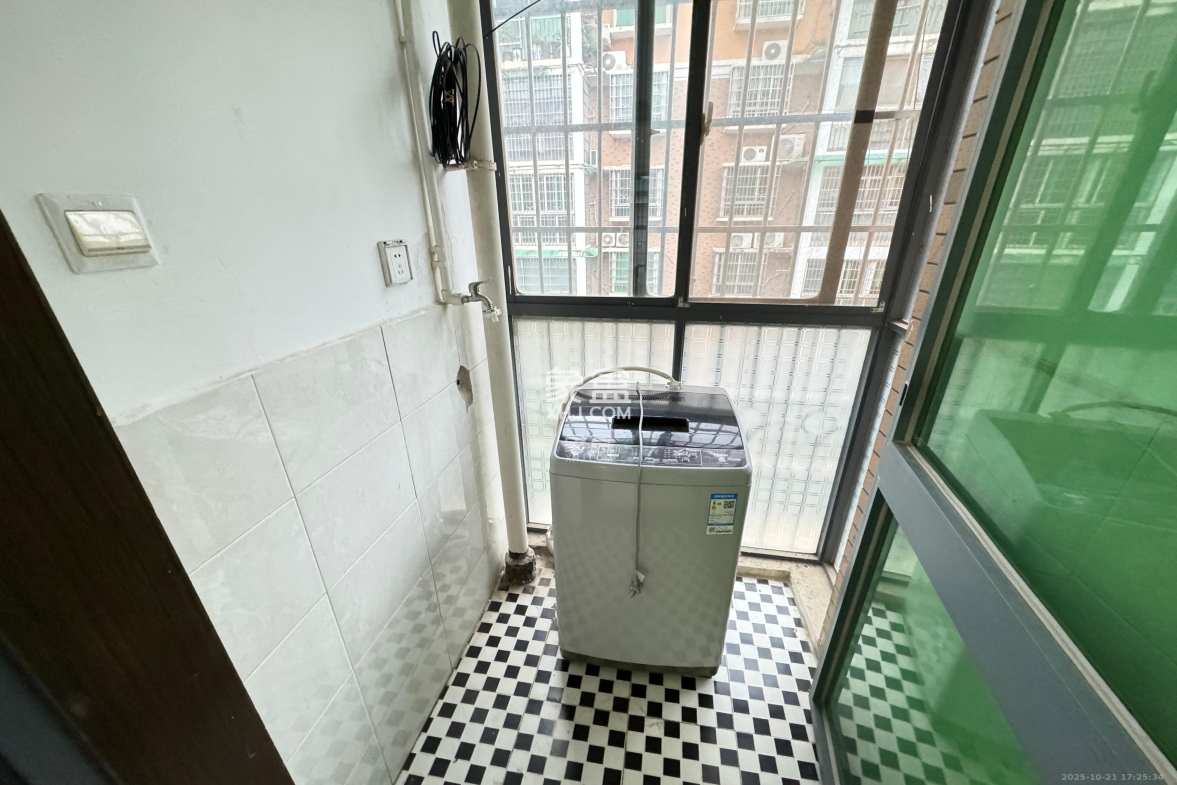 天峰名苑 2室2厅1卫 1900.0元/月 天峰名苑 2室2厅1卫 1900.0元/月室内图