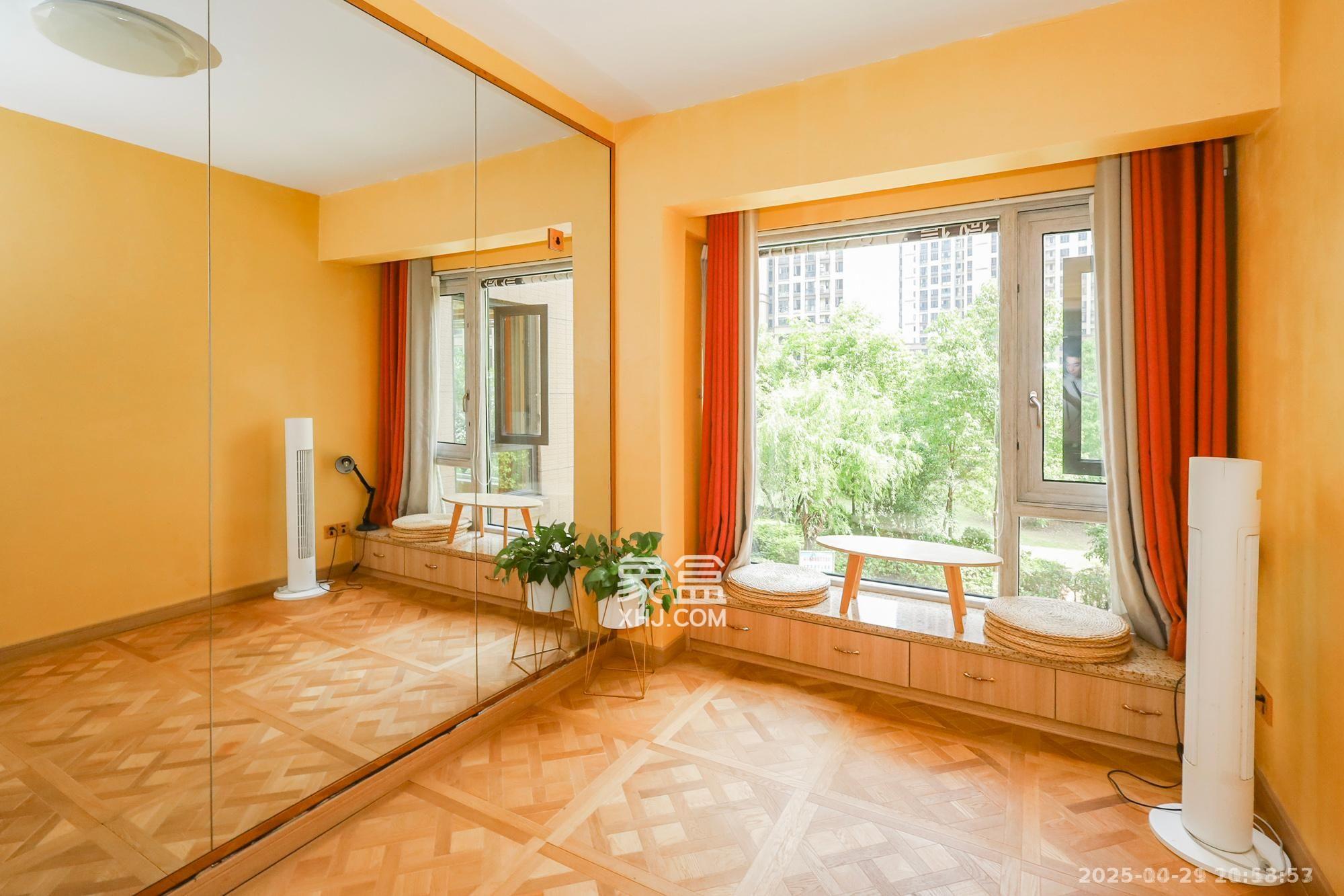 南山雍江汇(滨江国际新城) 3室2厅2卫 3050.0元/月 南山雍江汇(滨江国际新城) 3室2厅2卫 3050.0元/月室内图