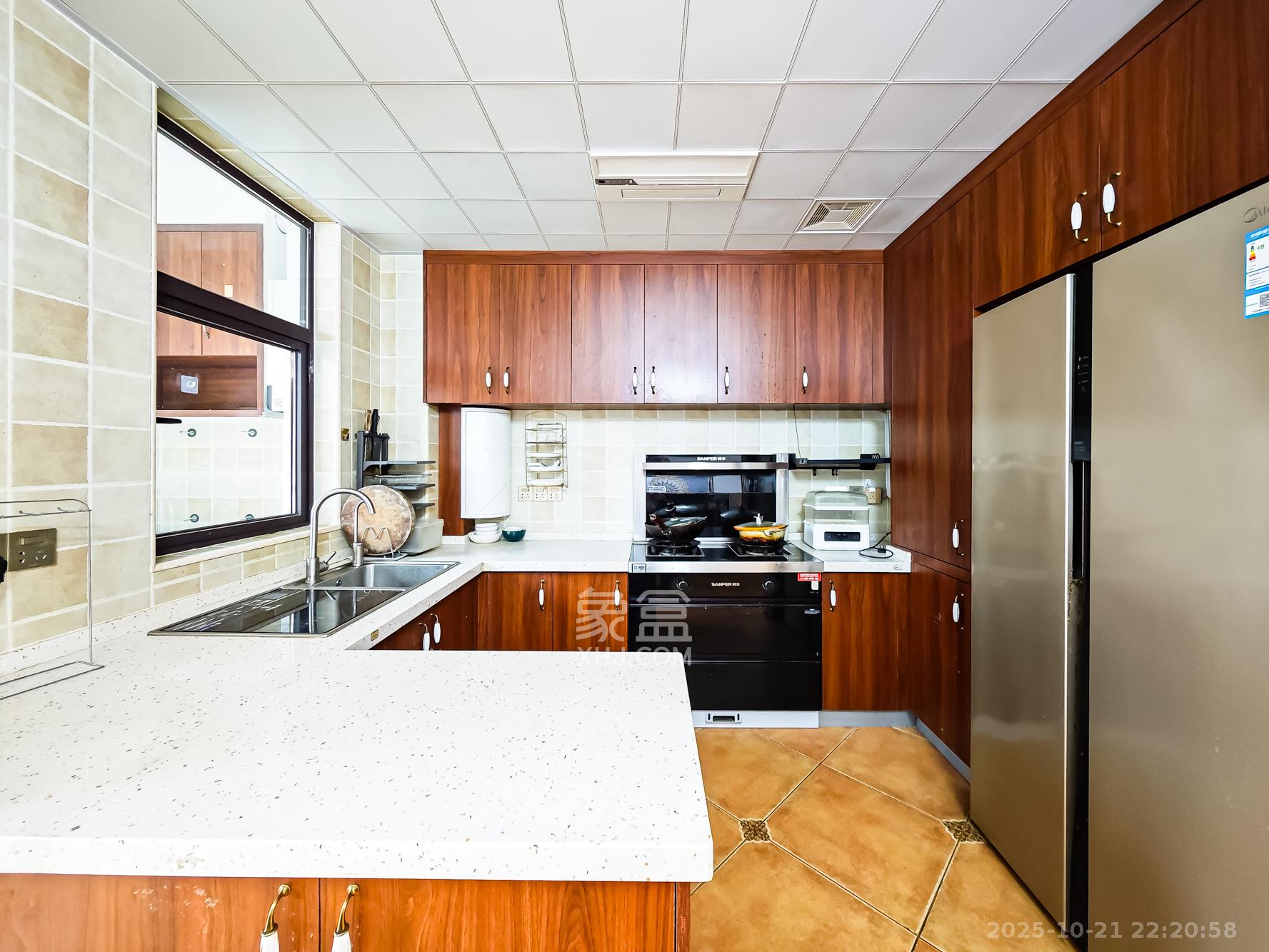 青竹湖曦园  4室2厅2卫    150.0万厨房