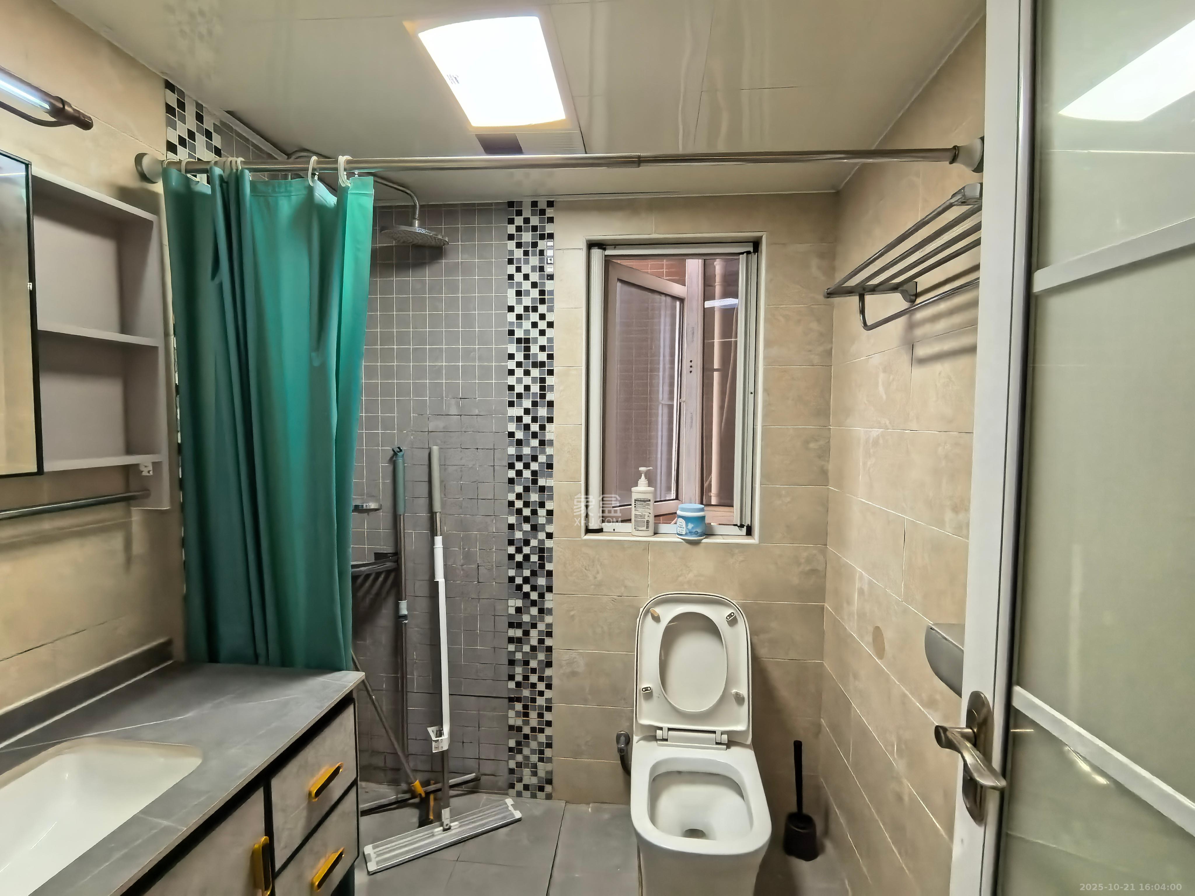 万国城(当代满庭春MOMA)二期  1室2厅1卫    2300.0元/月 万国城(当代满庭春MOMA)二期  1室2厅1卫    2300.0元/月室内图