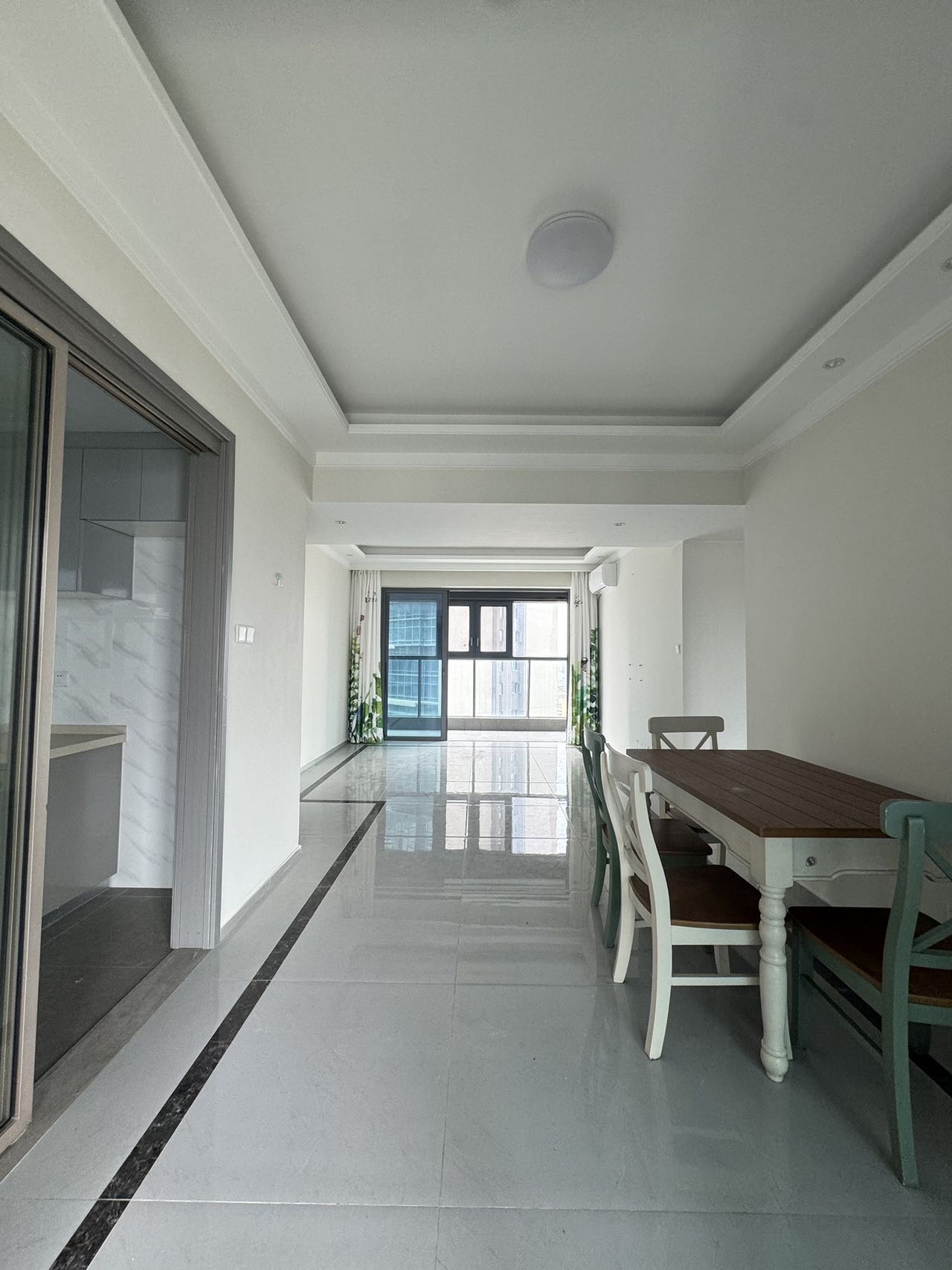 华侨城曦海岸3期  4室2厅2卫    215.0万