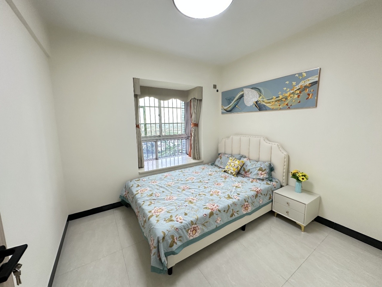 水岸听涛  3室2厅1卫    109.0万客厅