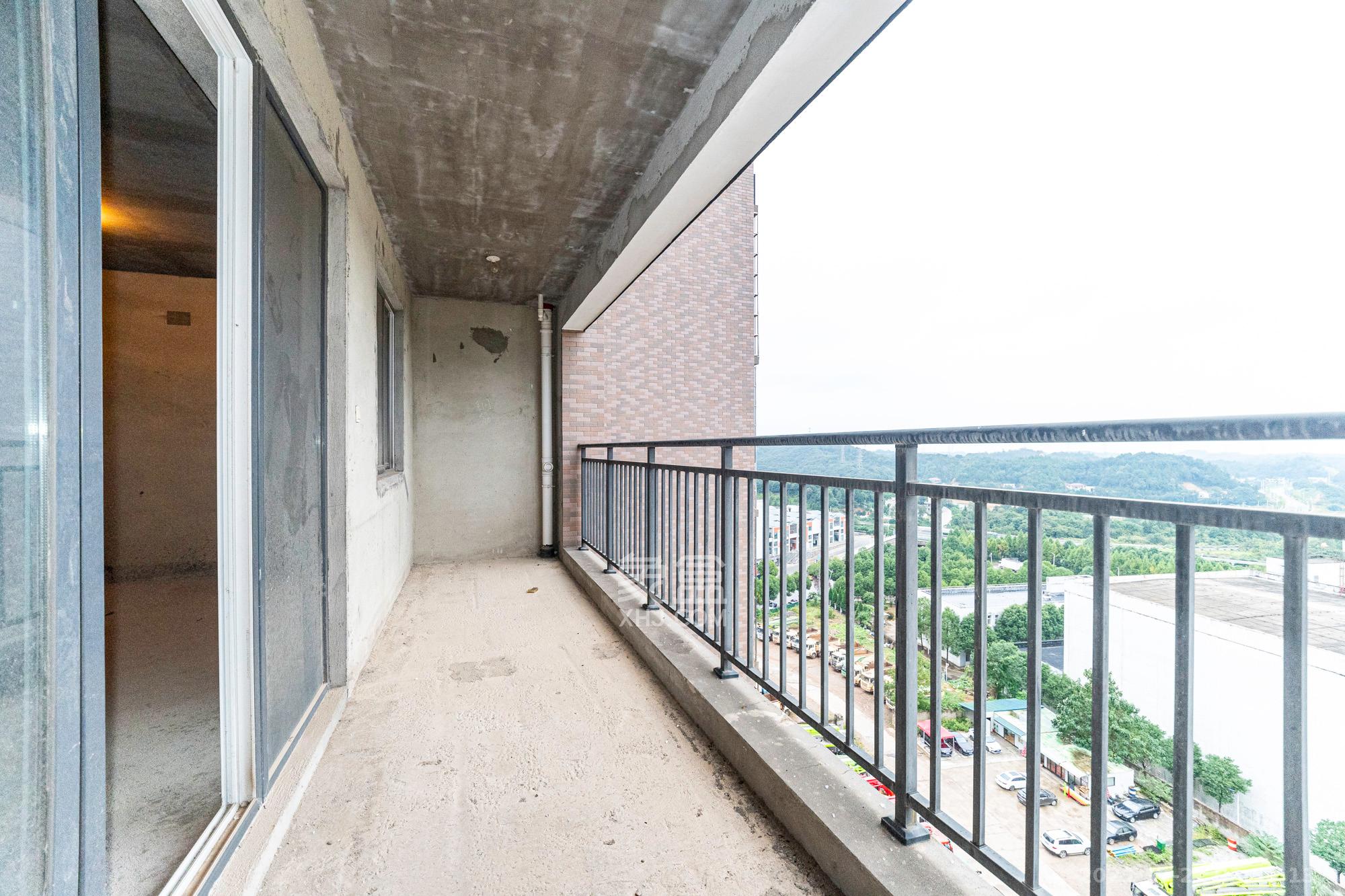 中安善化国际  4室2厅2卫    75.8万阳台