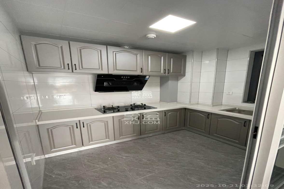 卓越浅水湾  3室2厅2卫    2600.0元/月 卓越浅水湾  3室2厅2卫    2600.0元/月室内图