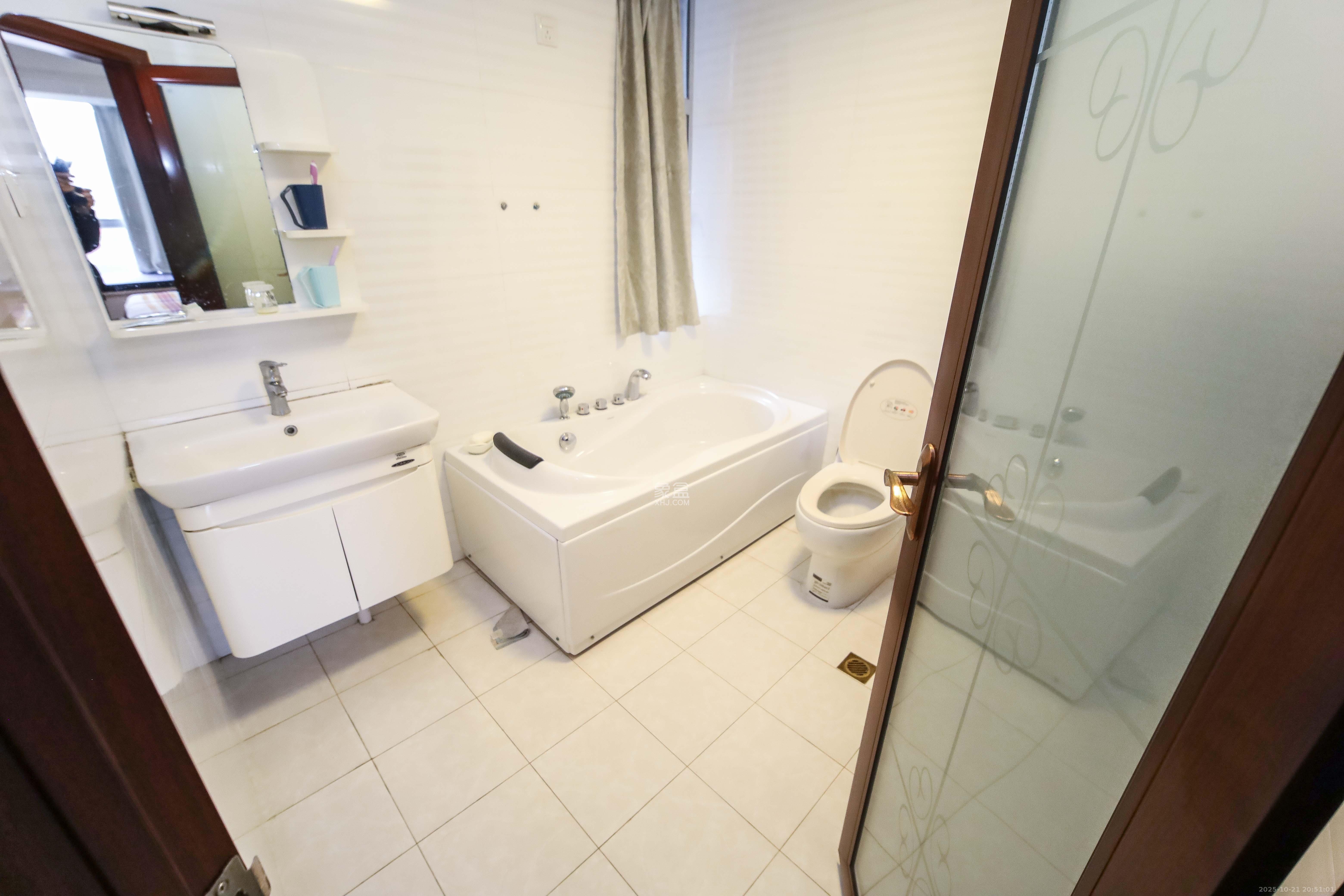 荷花园电信宿舍(天辰荷花苑)  3室2厅2卫    135.0万 荷花园电信宿舍(天辰荷花苑)  3室2厅2卫    135.0万卫生间