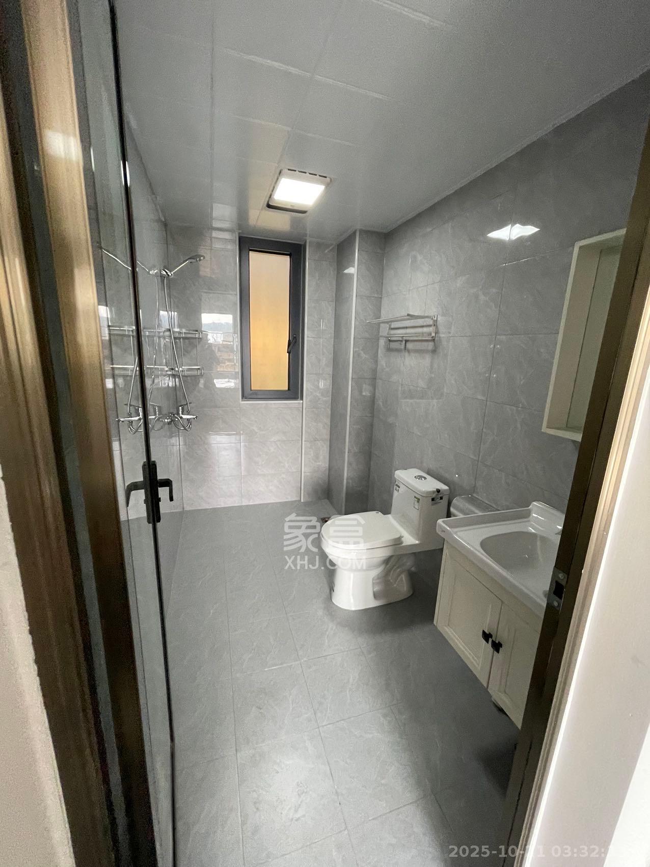 卓越浅水湾  3室2厅2卫    2600.0元/月室内图