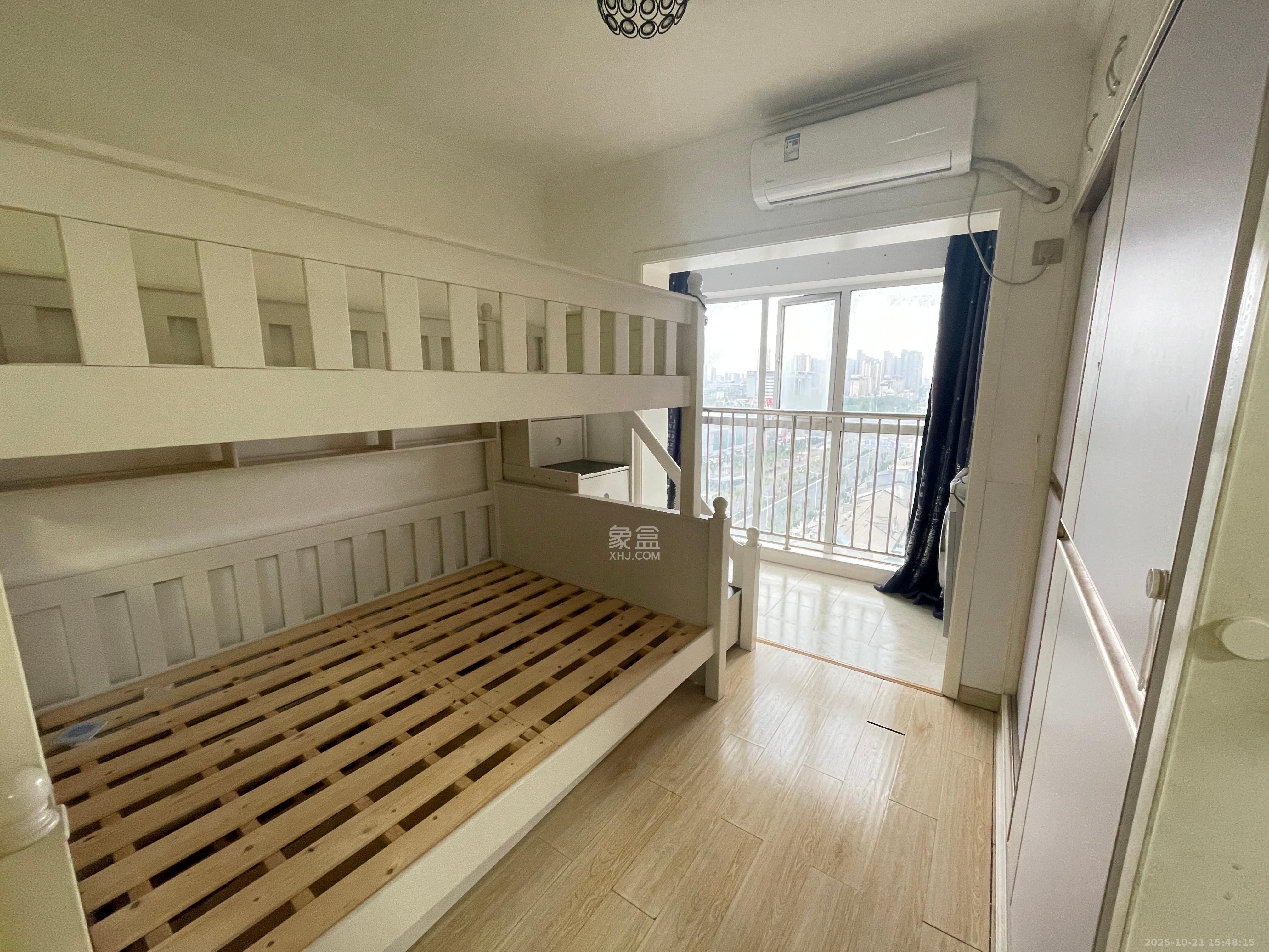 左岸右岸  1室1厅1卫    1800.0元/月室内图