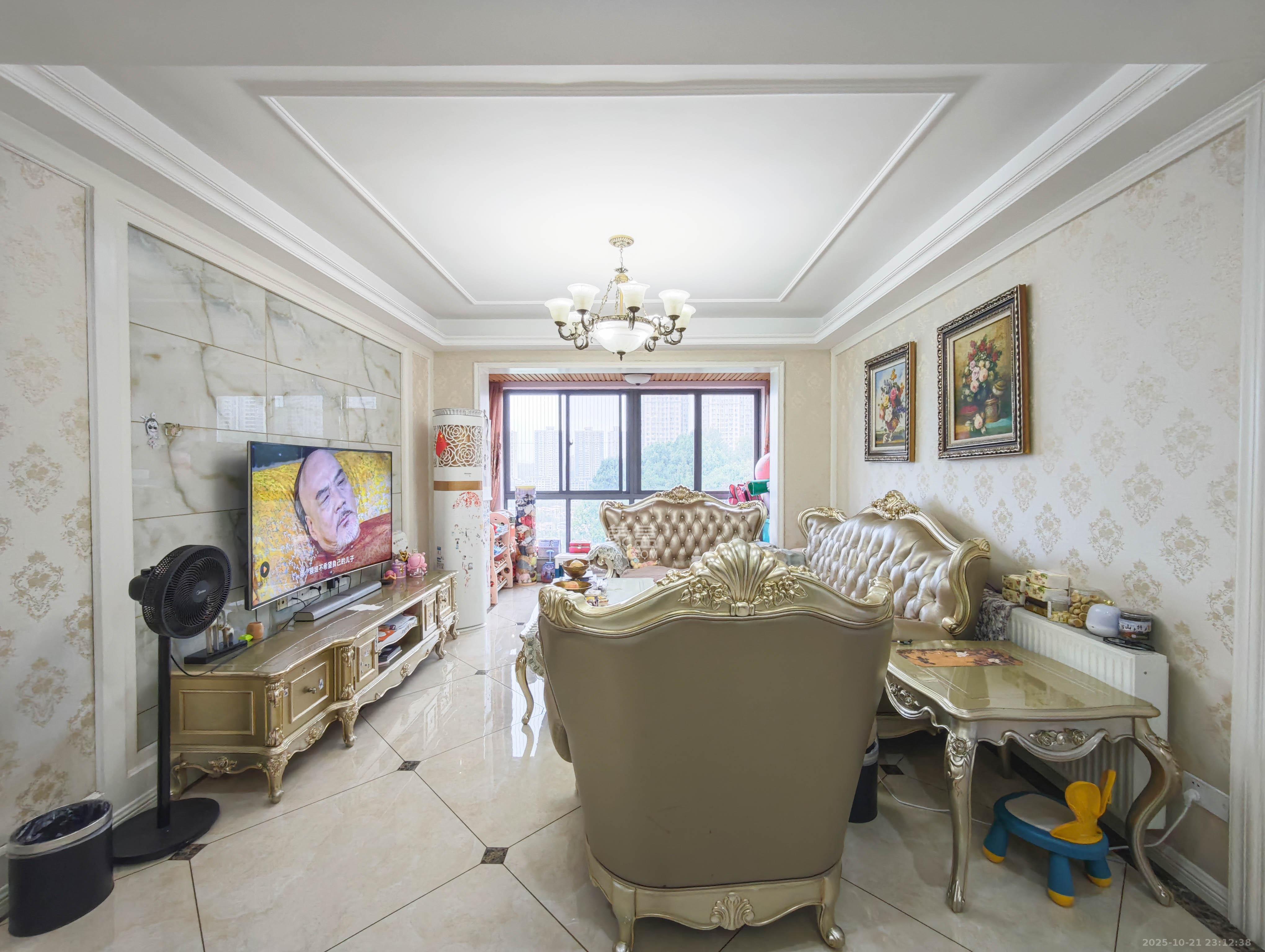 碧桂园南城首府(东宸林海)  4室2厅1卫    103.8万 碧桂园南城首府(东宸林海)  4室2厅1卫    103.8万客厅