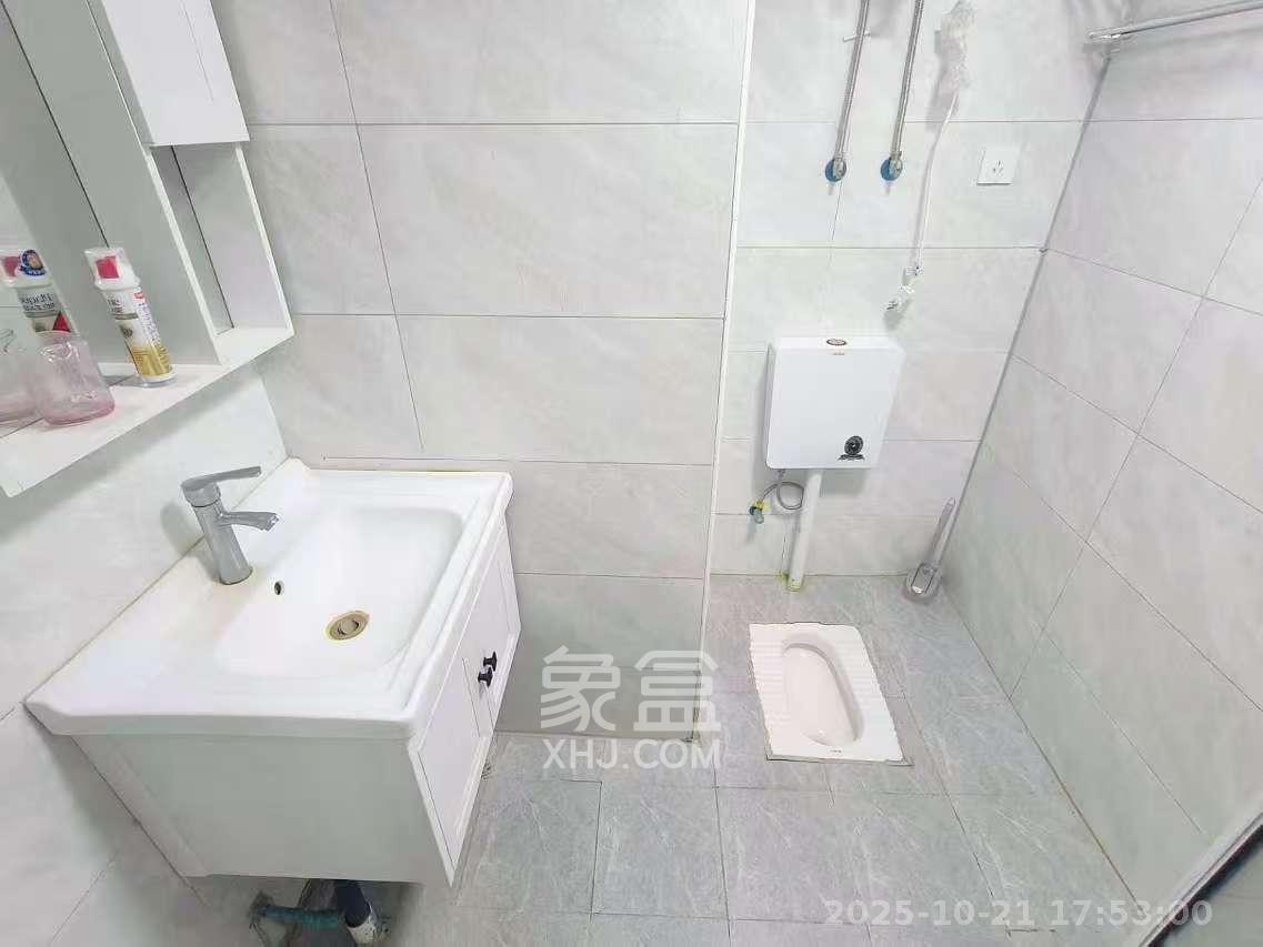 天心白沙里  1室1厅1卫    1800.0元/月室内图