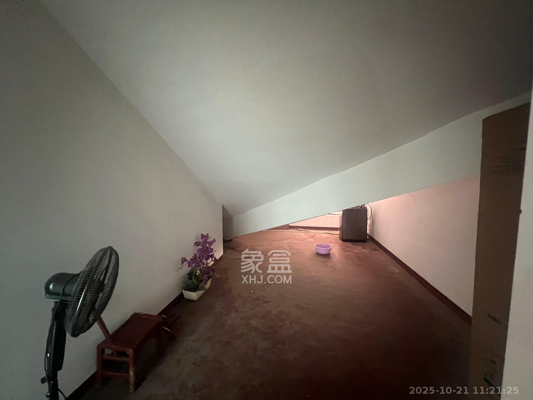 和平小区  3室2厅2卫    1500.0元/月室内图