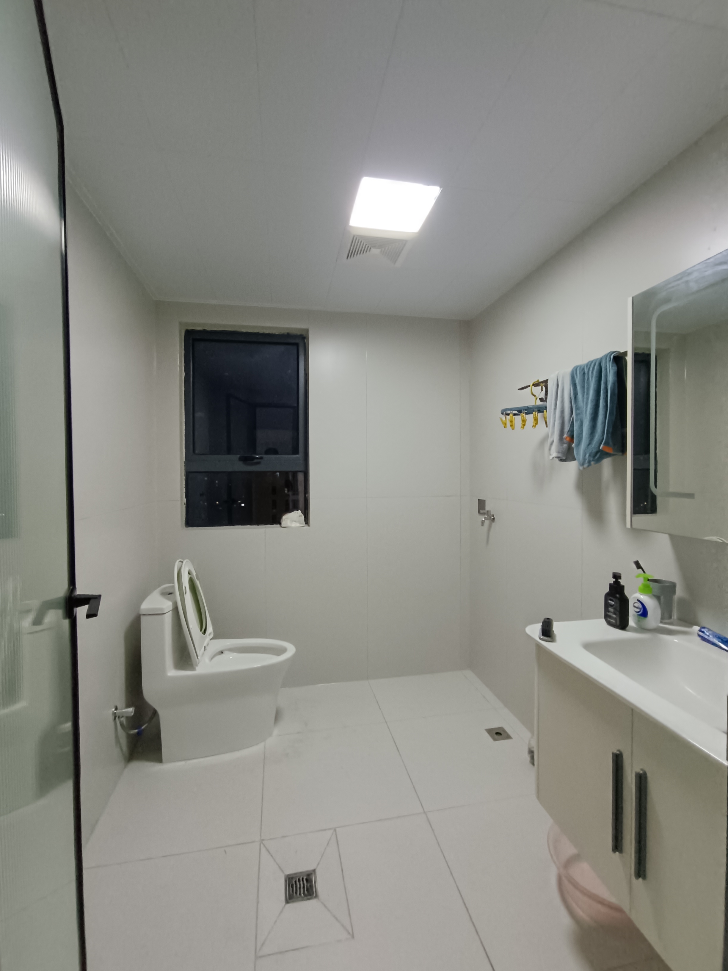 荣盛花语书苑 4室2厅2卫 2000.0元/月 荣盛花语书苑 4室2厅2卫 2000.0元/月室内图