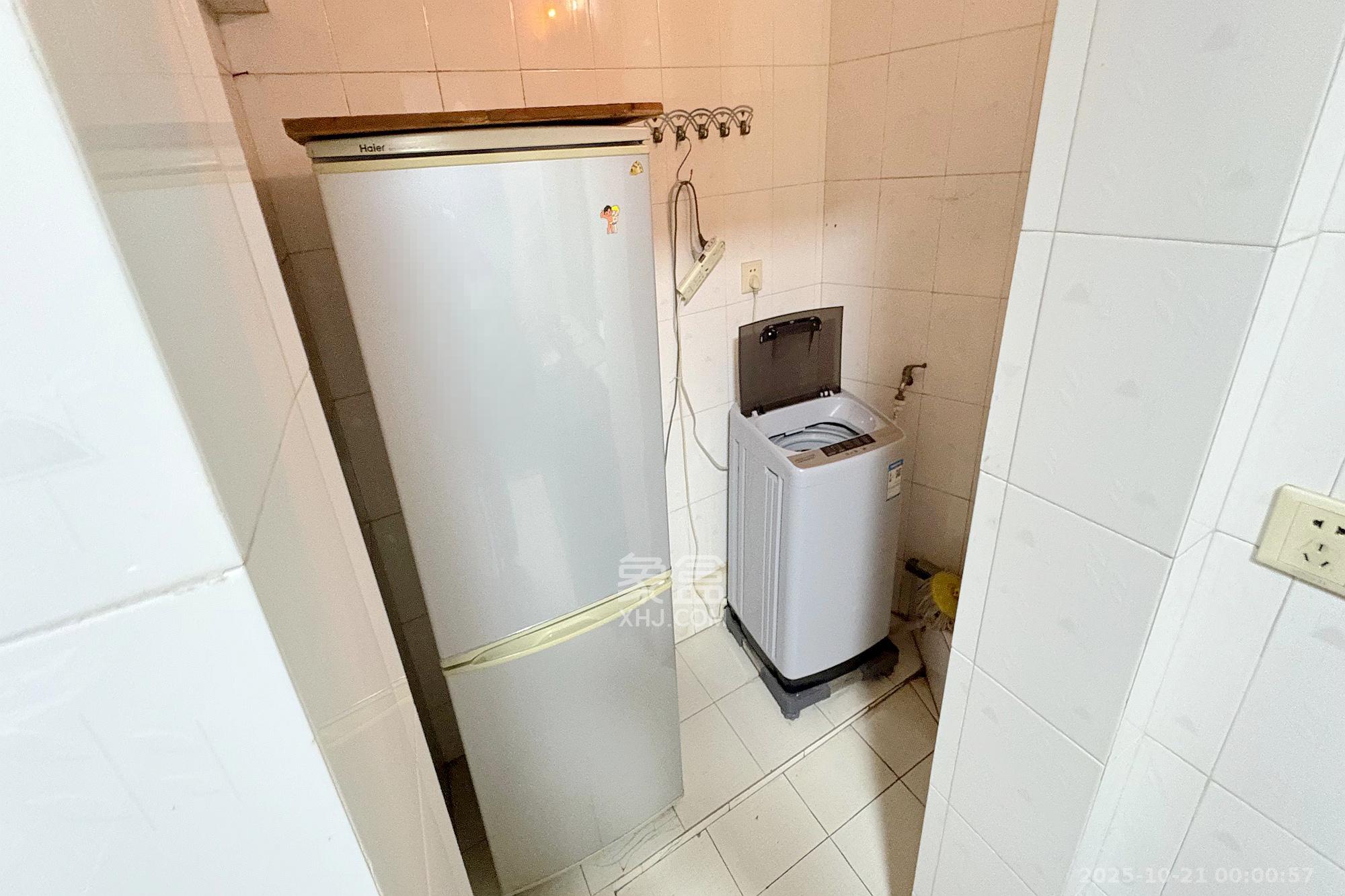 王府花园  3室2厅2卫    122.0万其他