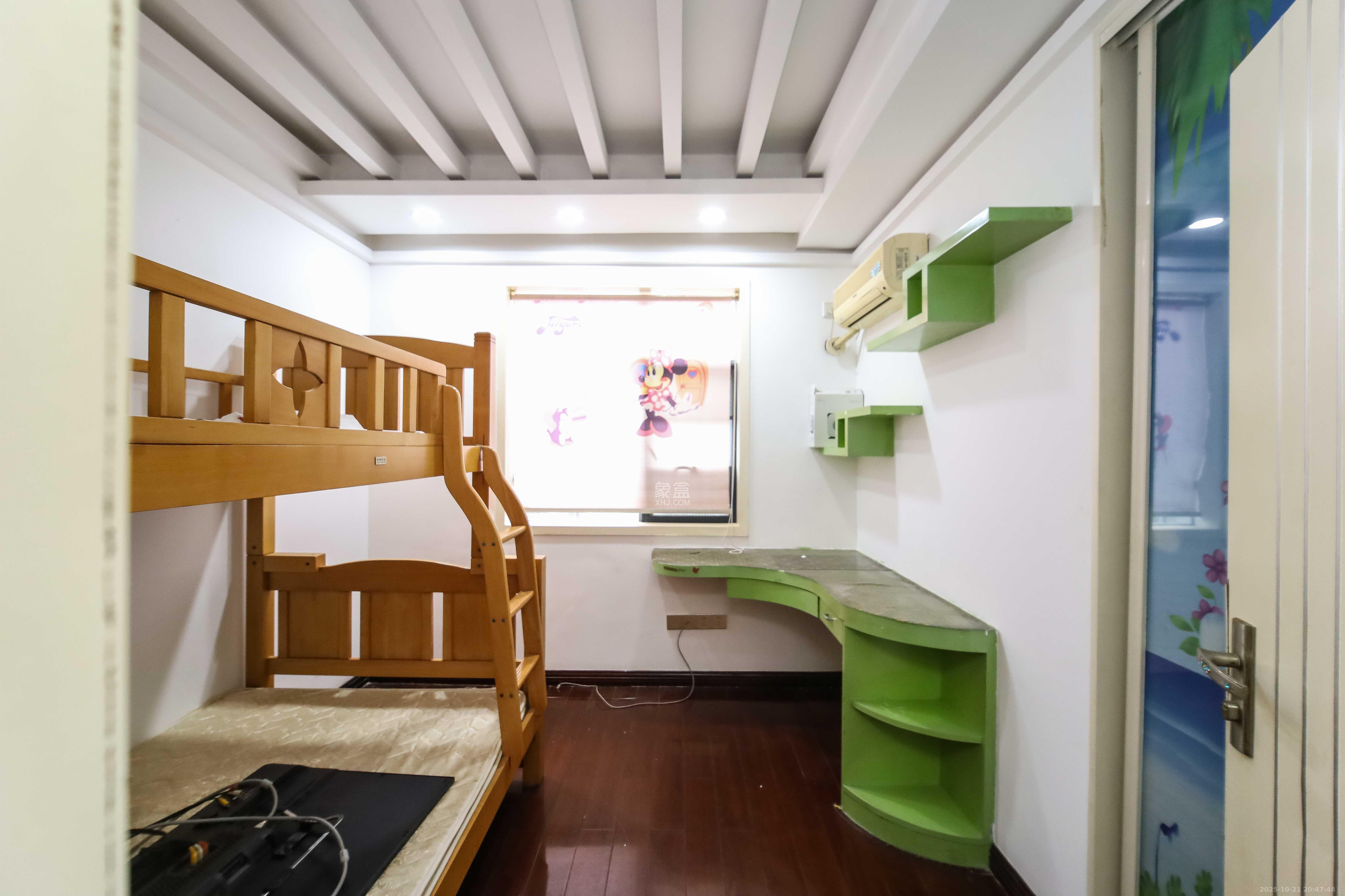 银港水晶城  3室2厅2卫    85.8万卧室