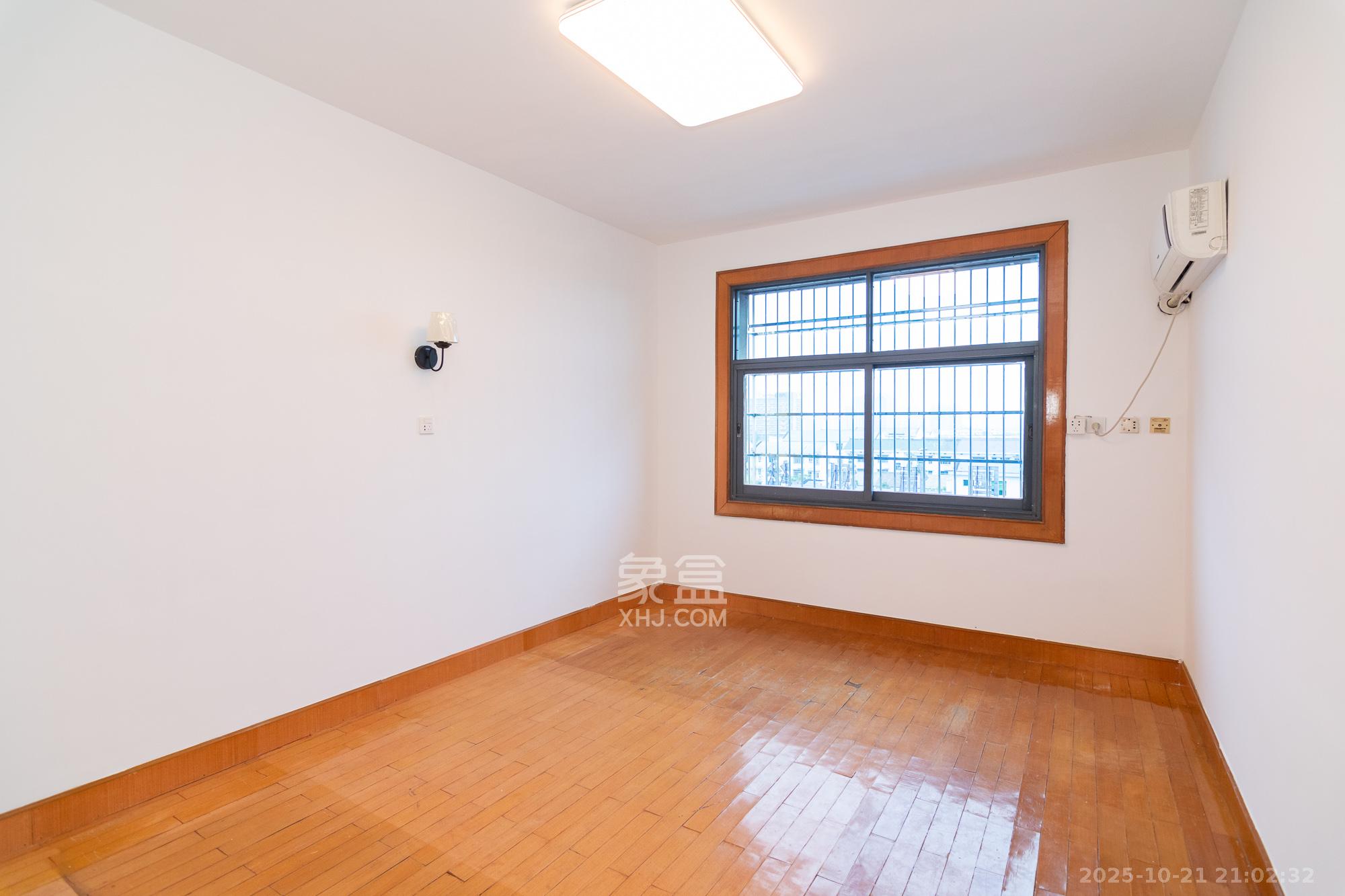 聚宾小区 3室2厅2卫 45.0万 聚宾小区 3室2厅2卫 45.0万卧室