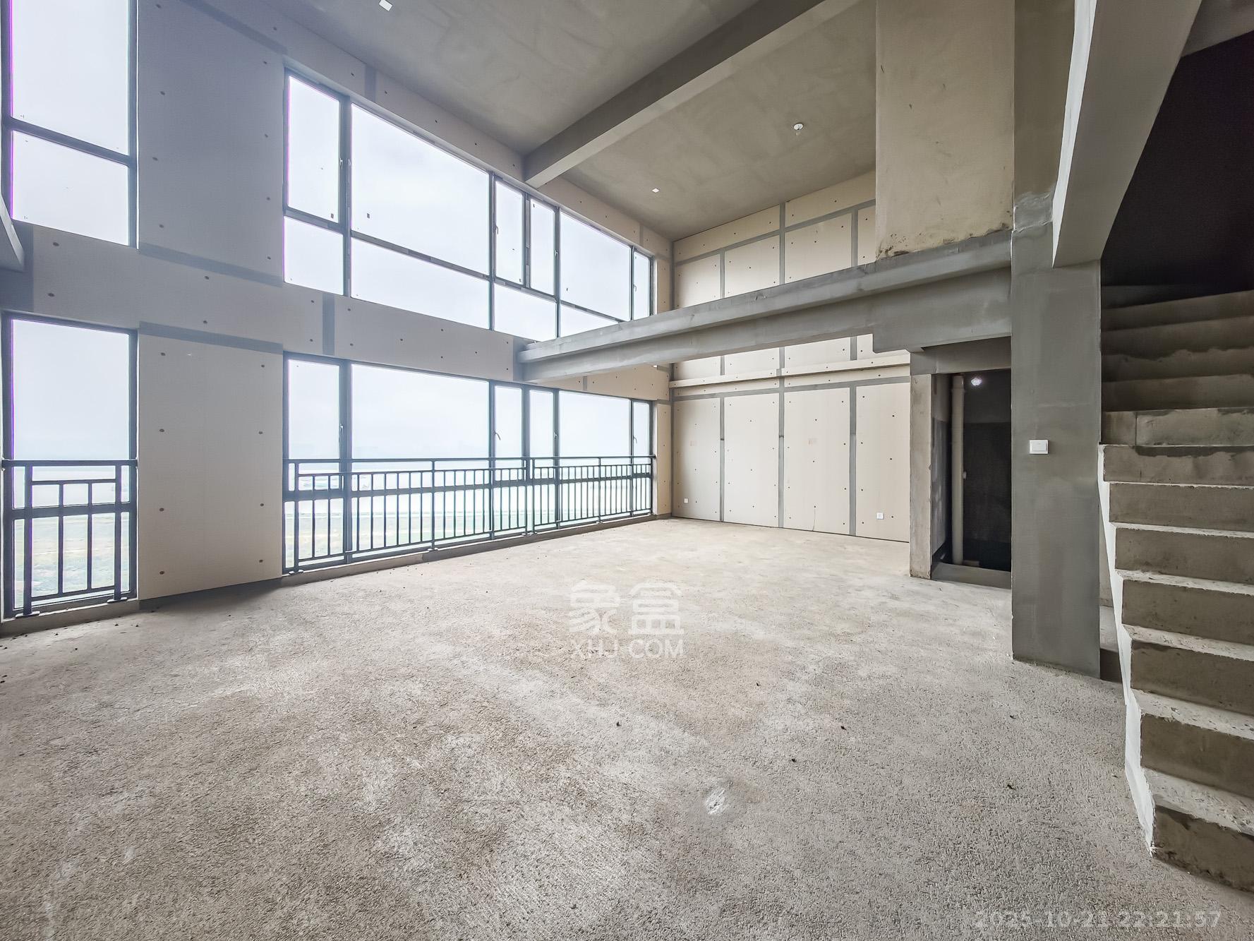 日盛湖湘府 3室2厅1卫 118.0万 日盛湖湘府 3室2厅1卫 118.0万客厅