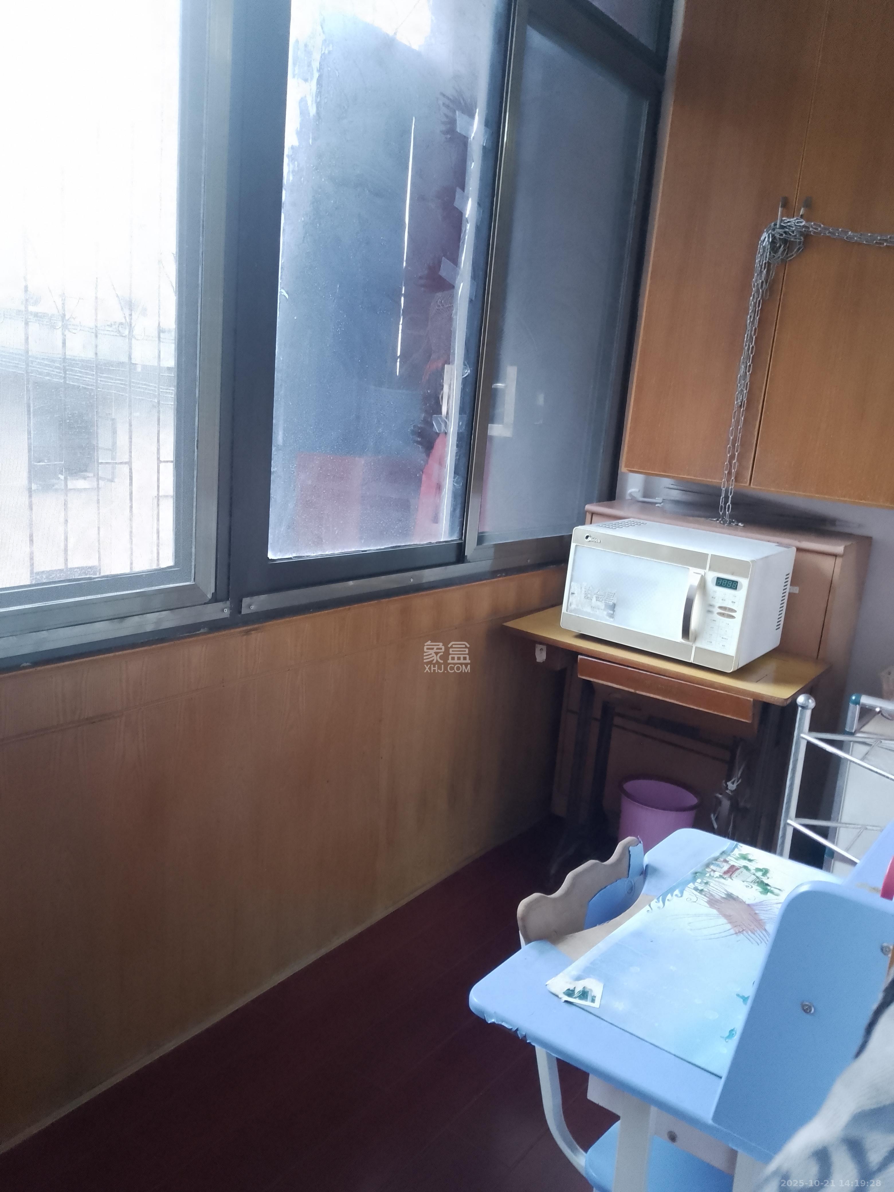 火把山小区  2室1厅1卫    1700.0元/月室内图