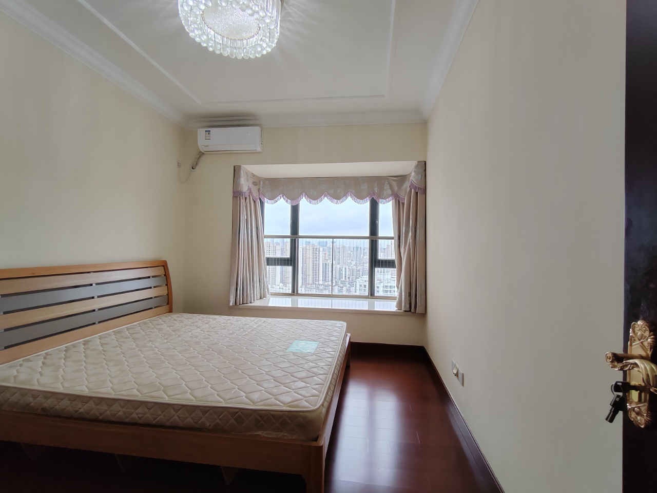 恒大外滩  2室2厅1卫    3000.0元/月 恒大外滩  2室2厅1卫    3000.0元/月室内图