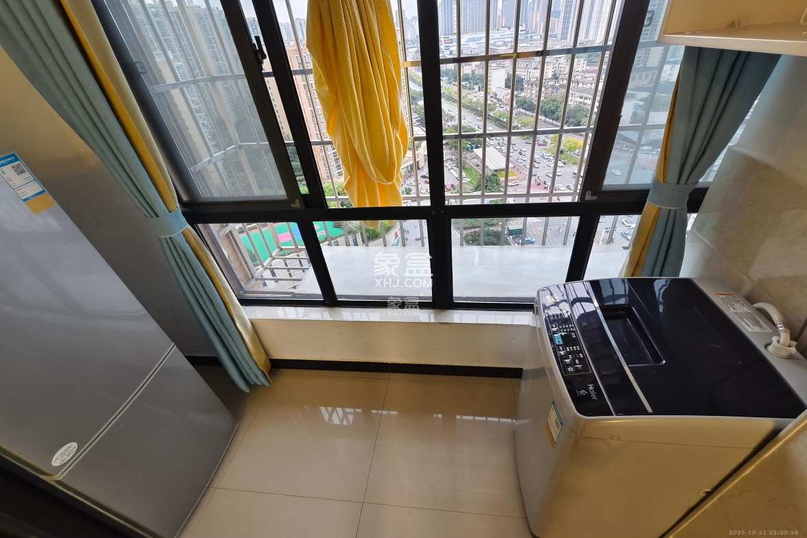 圭塘三小区 1室1厅1卫 1700.0元/月 圭塘三小区 1室1厅1卫 1700.0元/月室内图