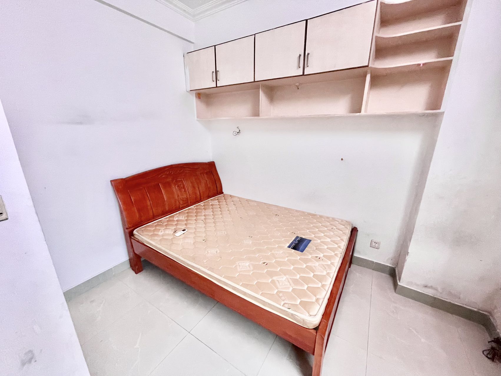 逸海楼 3室2厅2卫 2600.0元/月 逸海楼 3室2厅2卫 2600.0元/月室内图