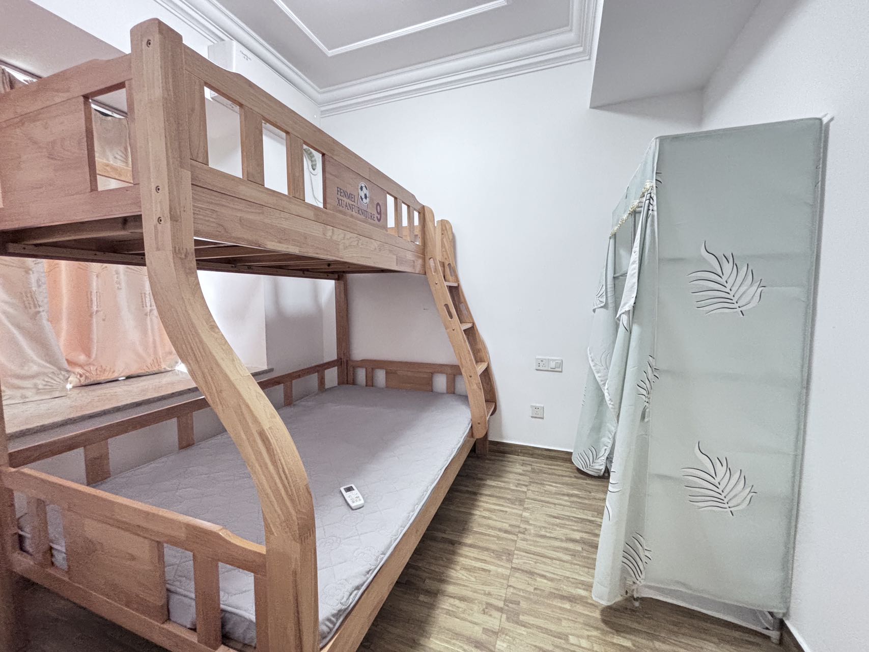 伊泰天骄三期  2室1厅1卫    1600.0元/月 伊泰天骄三期  2室1厅1卫    1600.0元/月室内图