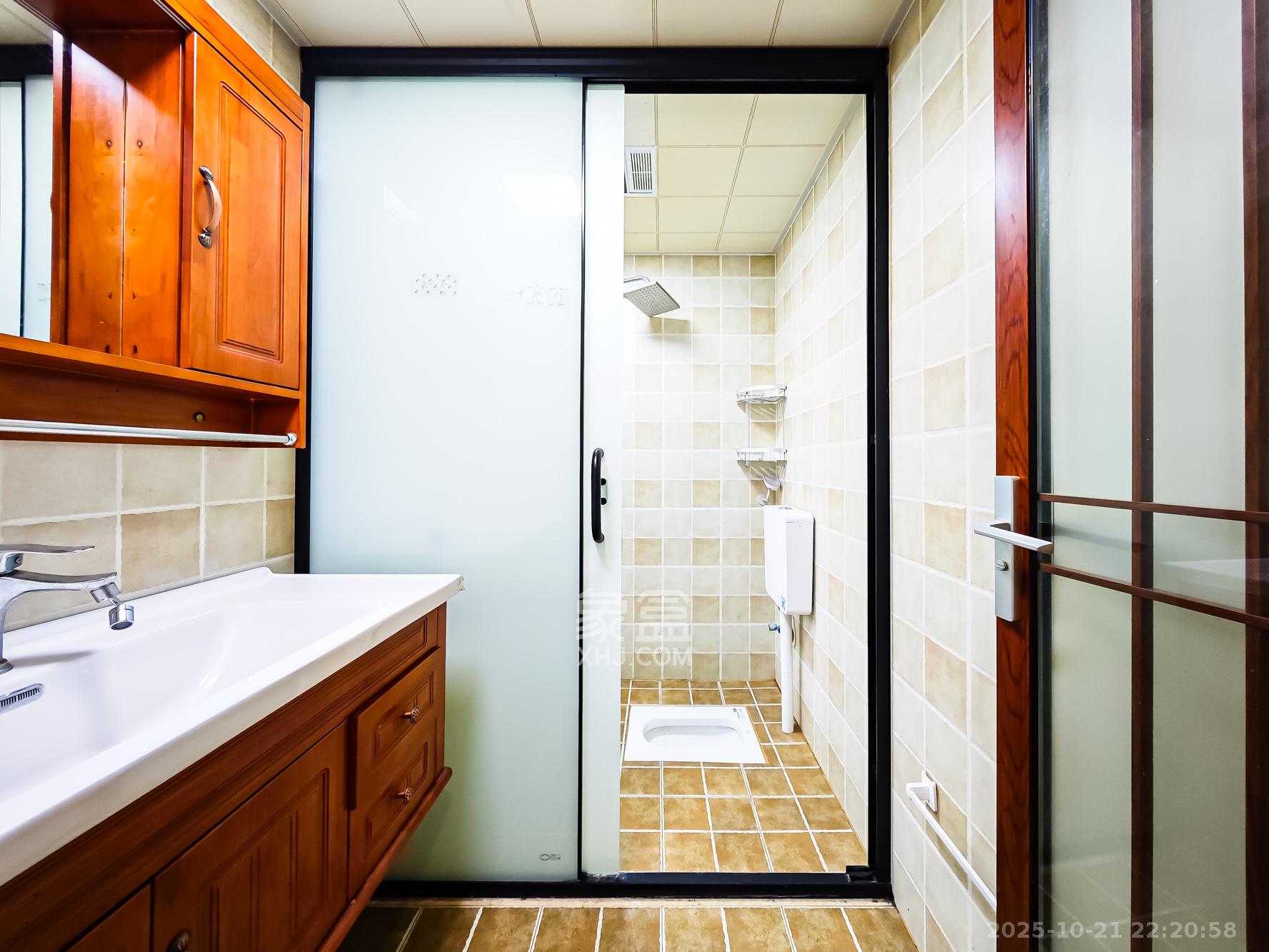 青竹湖曦园  4室2厅2卫    150.0万卫生间